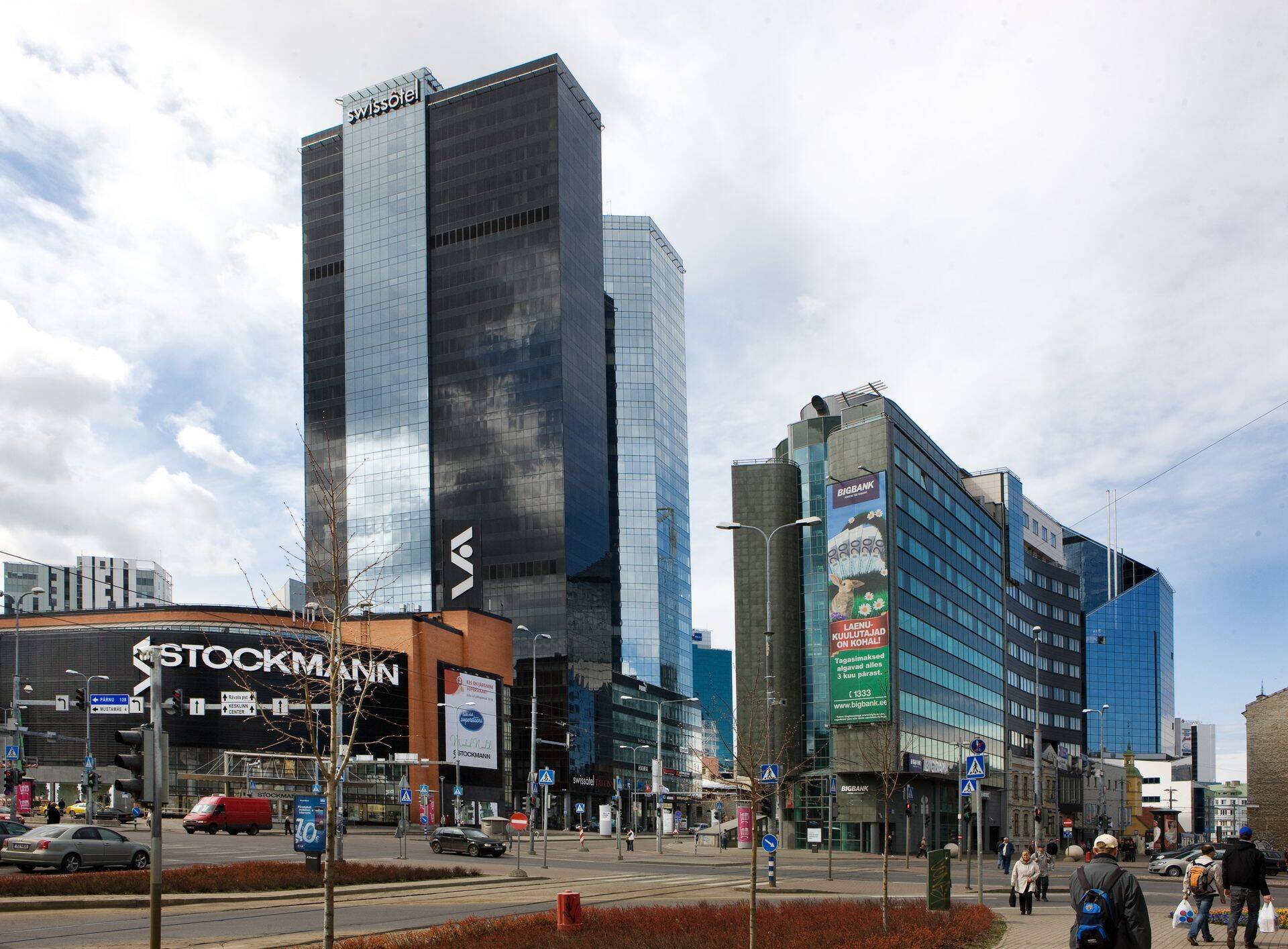 Esialgu alustatakse toidu koju vedamist koostöös Stockmanni toidupoega. Toidu koju viimine on tasuta, toidu enda eest tuleb kliendil maksta.