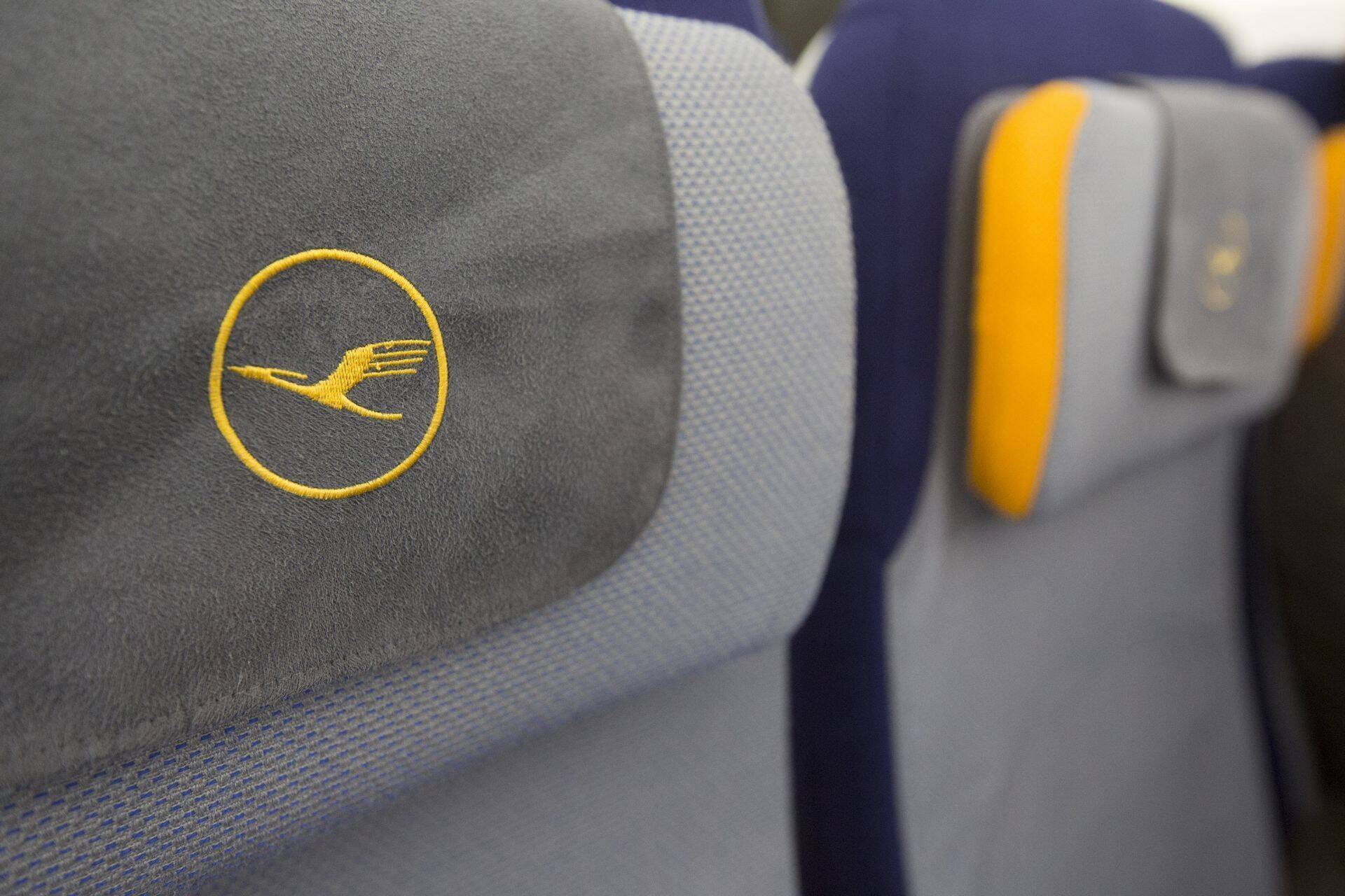 Авиакатастрофа во Франции понизила цену акций Lufthansa