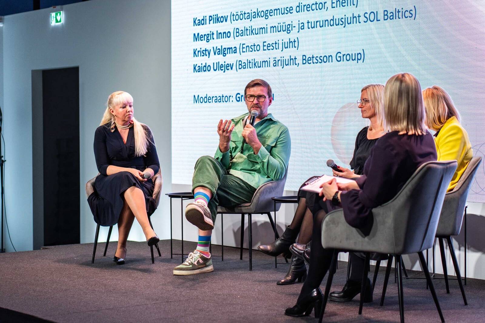 Paneelarutelu algatuse “Vägivallavabaks” esimeste suurliikmetega.