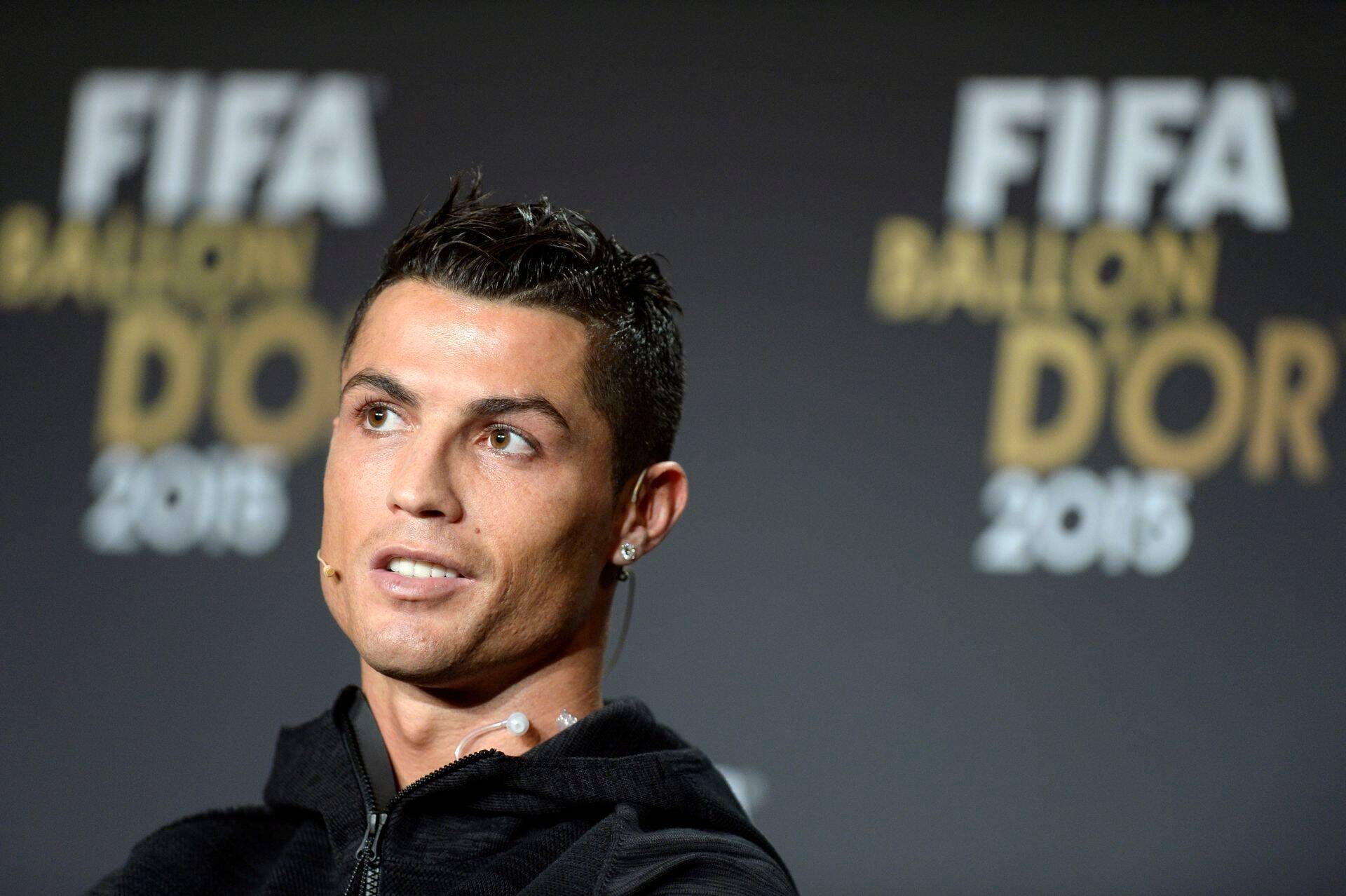 Cristiano Ronaldo sattus Hispaania maksuameti huviorbiiti.