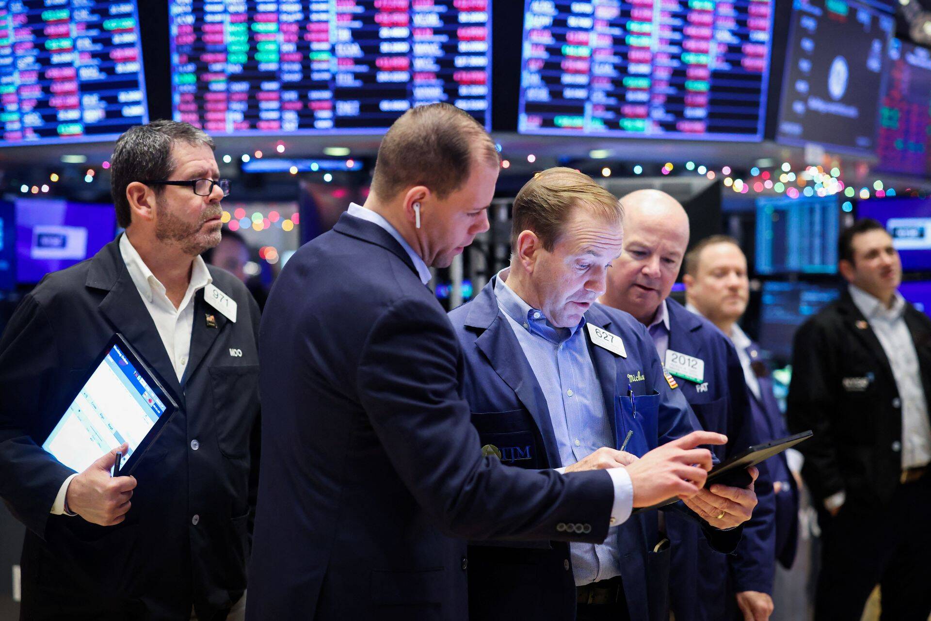 USA peamised indeksid tõusid reedel kõrgemale, S&P 500 ja Dow katkestasid kolmesessioonilise kaotusteseeria.
