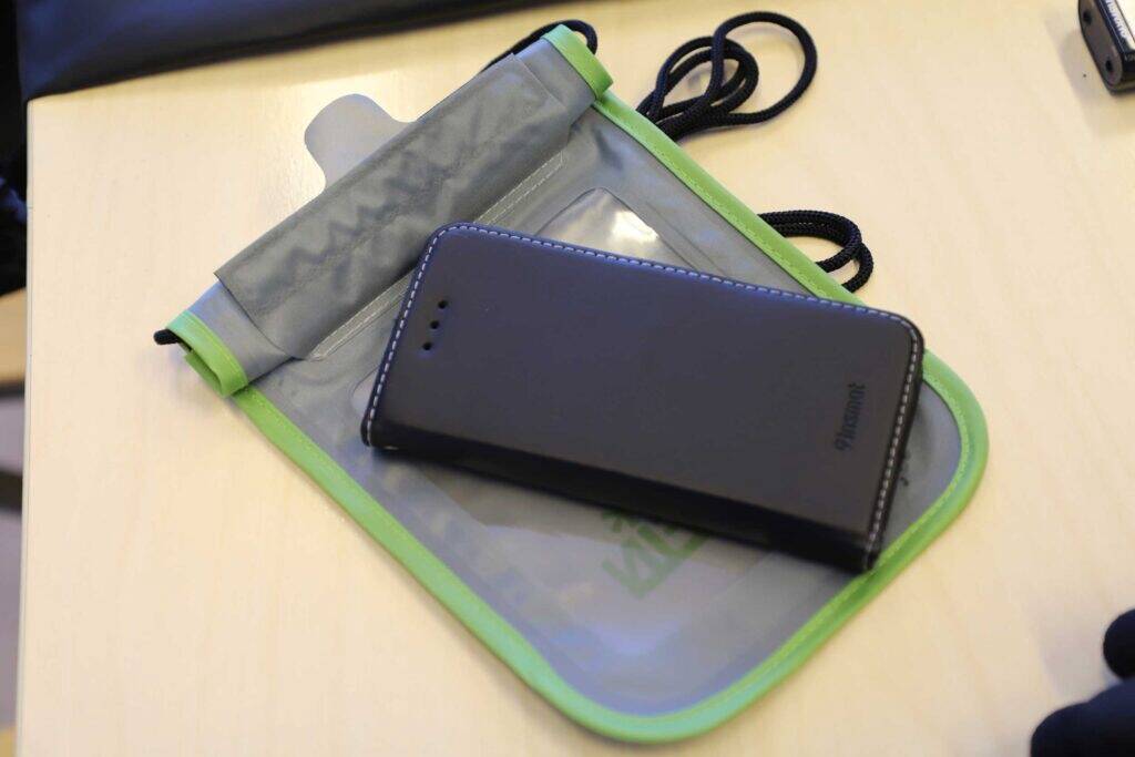 Telfoni veekindel kott