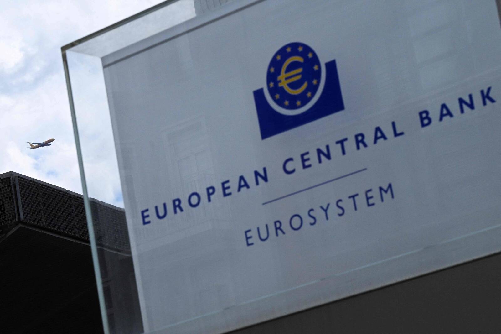 Analüütikud ootavad Euroopa Keskpangalt intressimäärade langetust.