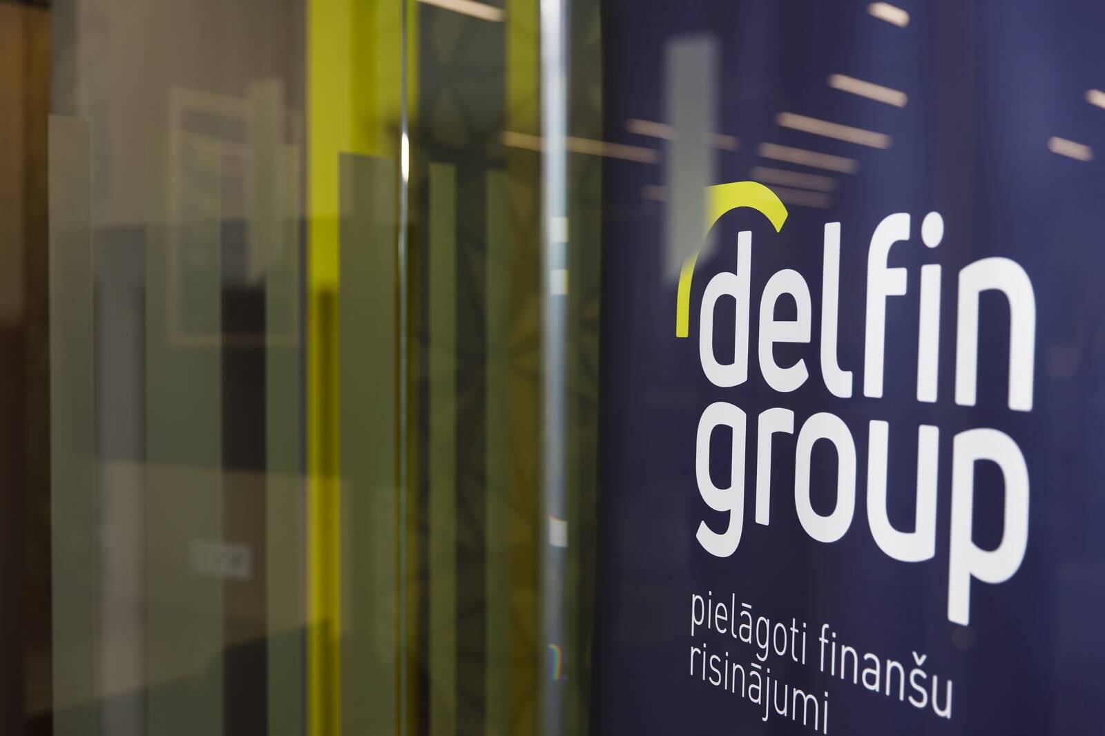DelfinGroupi suuraktsionärid müüsid ettevõtte aktsiaid ka 2023. aasta mai lõpus avaliku pakkumise teel. Toona märkis ligi 3000 investorit kõigist kolmest Balti riigist 5,2 miljonit aktsiat ja pakkumine märgiti üle, kogunõudlus ületas pakkumist 1,12 korda.