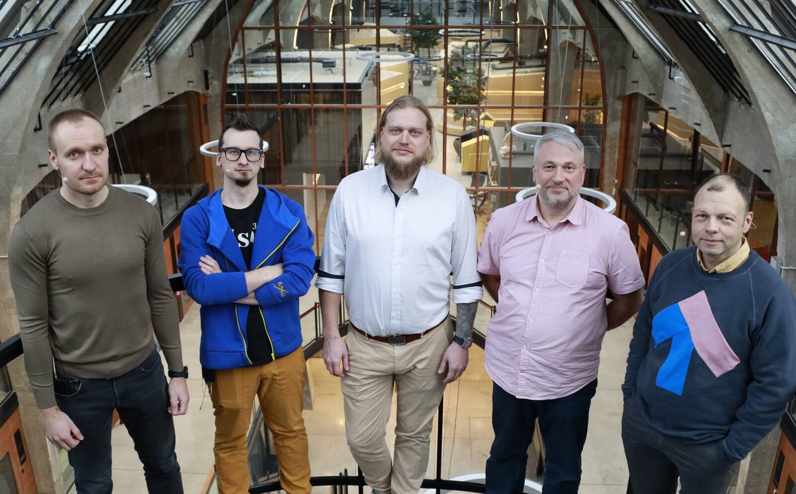 Finaalsaate osalejad Mihkel Adler, Kristian Lavin, saatejuht Janar Tiiroja, Raul Pero ja Ermo Kiisk.