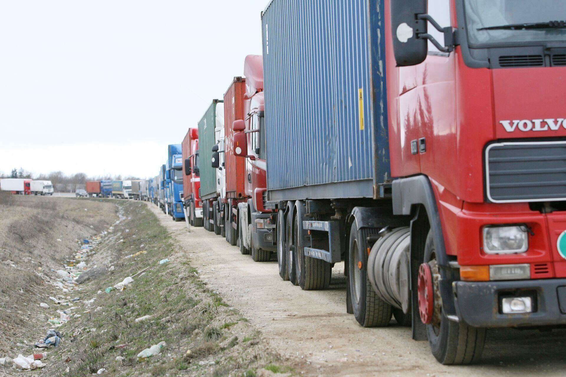 Viirus mõjutab ka maanteetransporti: hetkel ei ole võimalik saata ja korjata kaupu teatud piirkondades Põhja-Itaalias, näiteks postikoodides 26 ja 35.