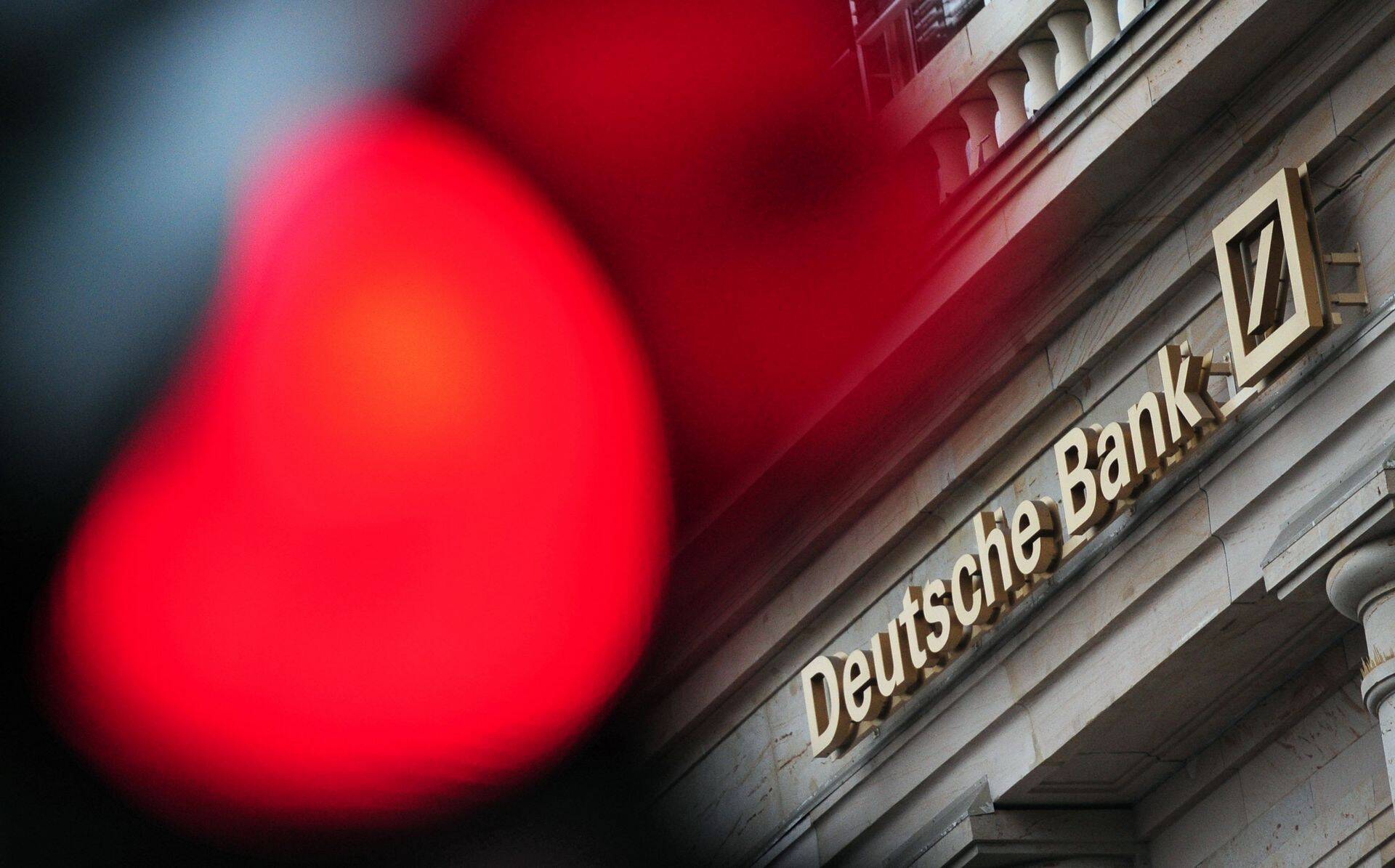 Deutsche Bank viib ellu kärpeplaanid.