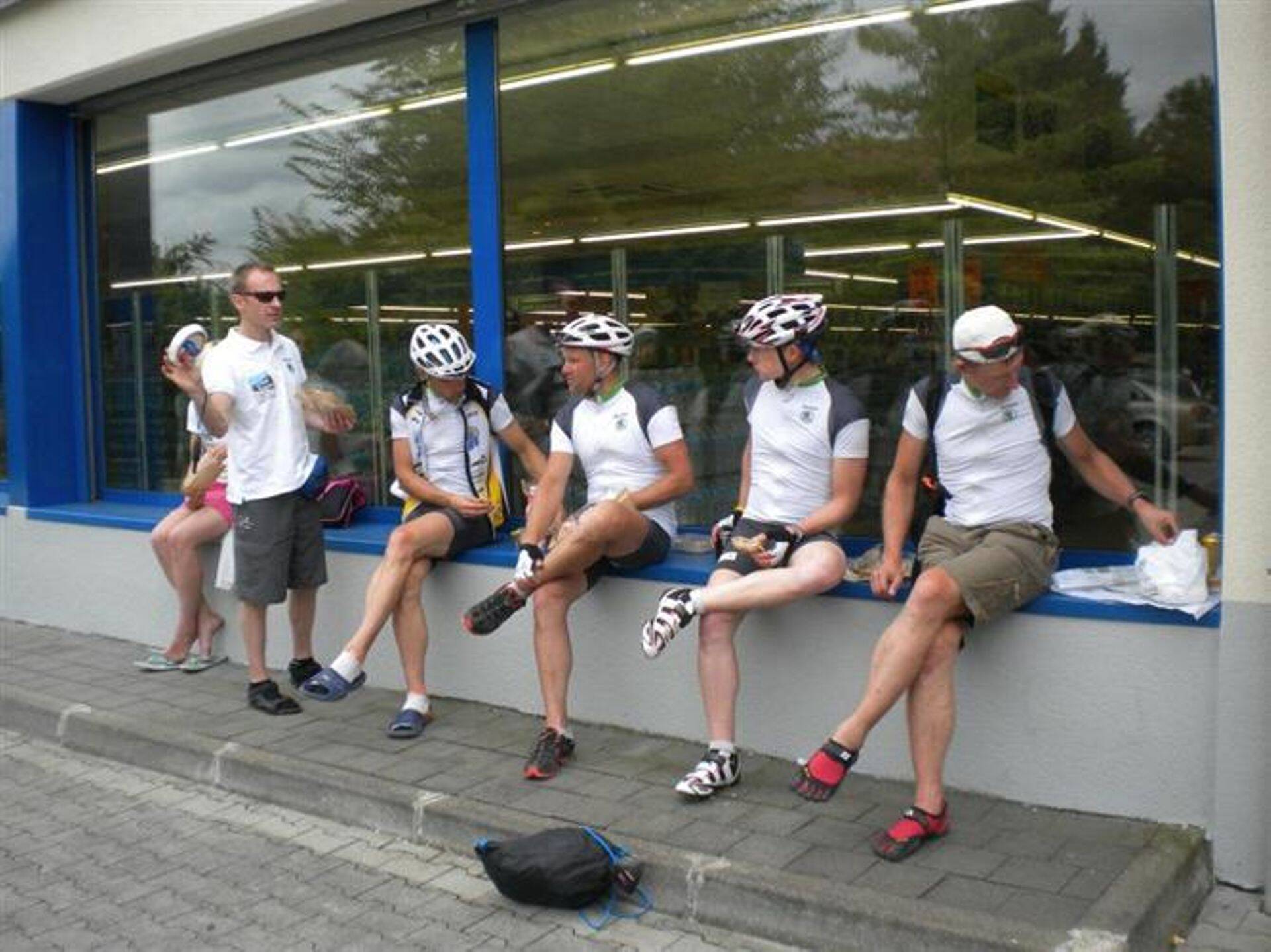 Meeskonna lõunapaus Tour de France´i melu kõrvalt Brive La-Gaillarde´is.