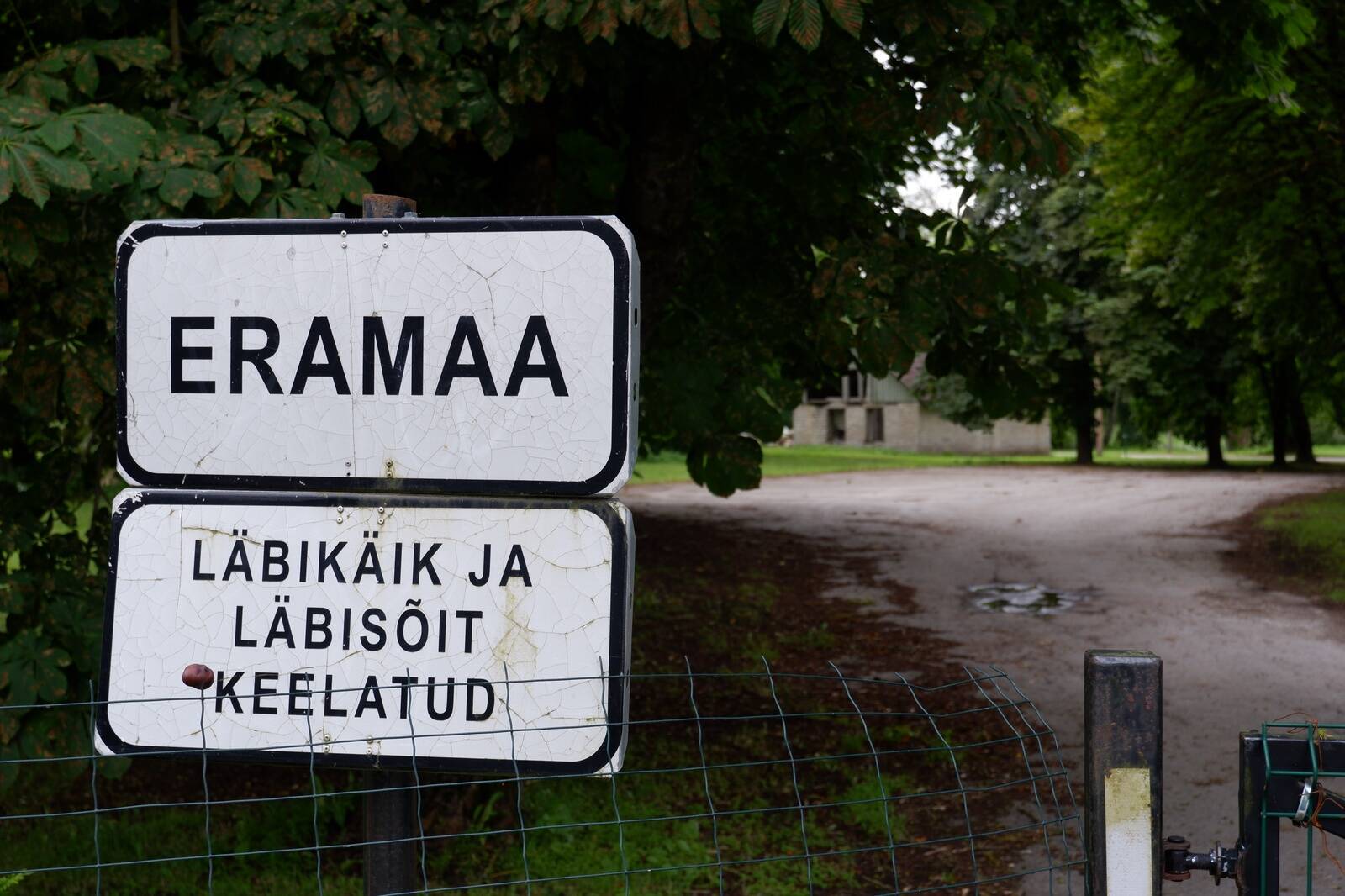 Lagedi mõisast läbisõit on kõrvalistele isikutele suletud. Kuid just läbi nende Aleksei Tšuletsi perekonna valduste kulgeb ainus tee salapärasele Pirita jõe saarele.