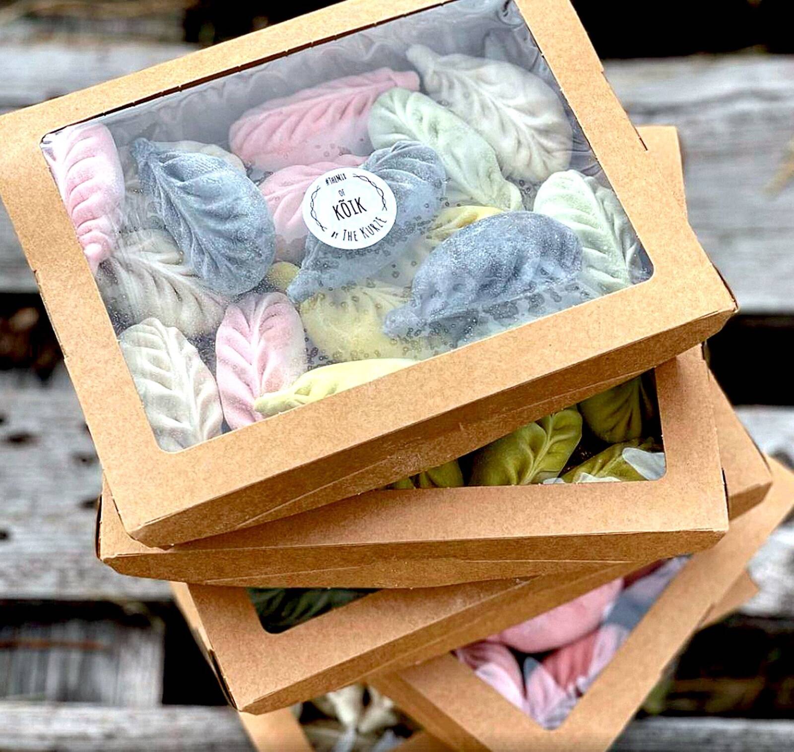 «Пускай это будет маленький эксклюзив, если клиент хочет курзе – он приедет к нам, а больше нигде не найдет, или может быть в одной-двух бутиковых точках», – размышляет предпринимательница Нурьян Наврузова.