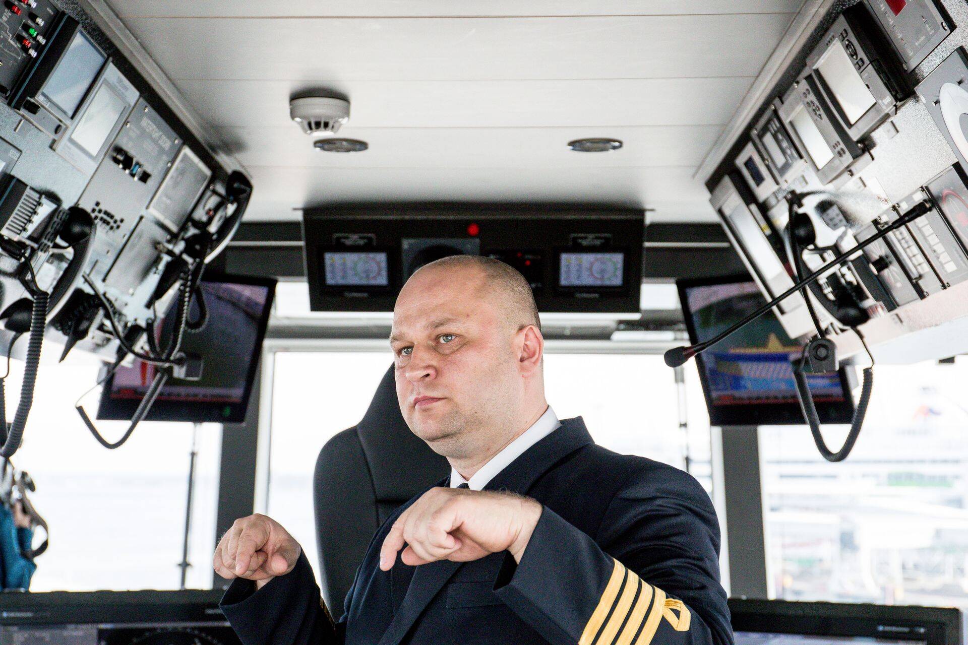 Guldar Kivro parvlaev Tiiu kaptenina 2017. aasta aprillis.