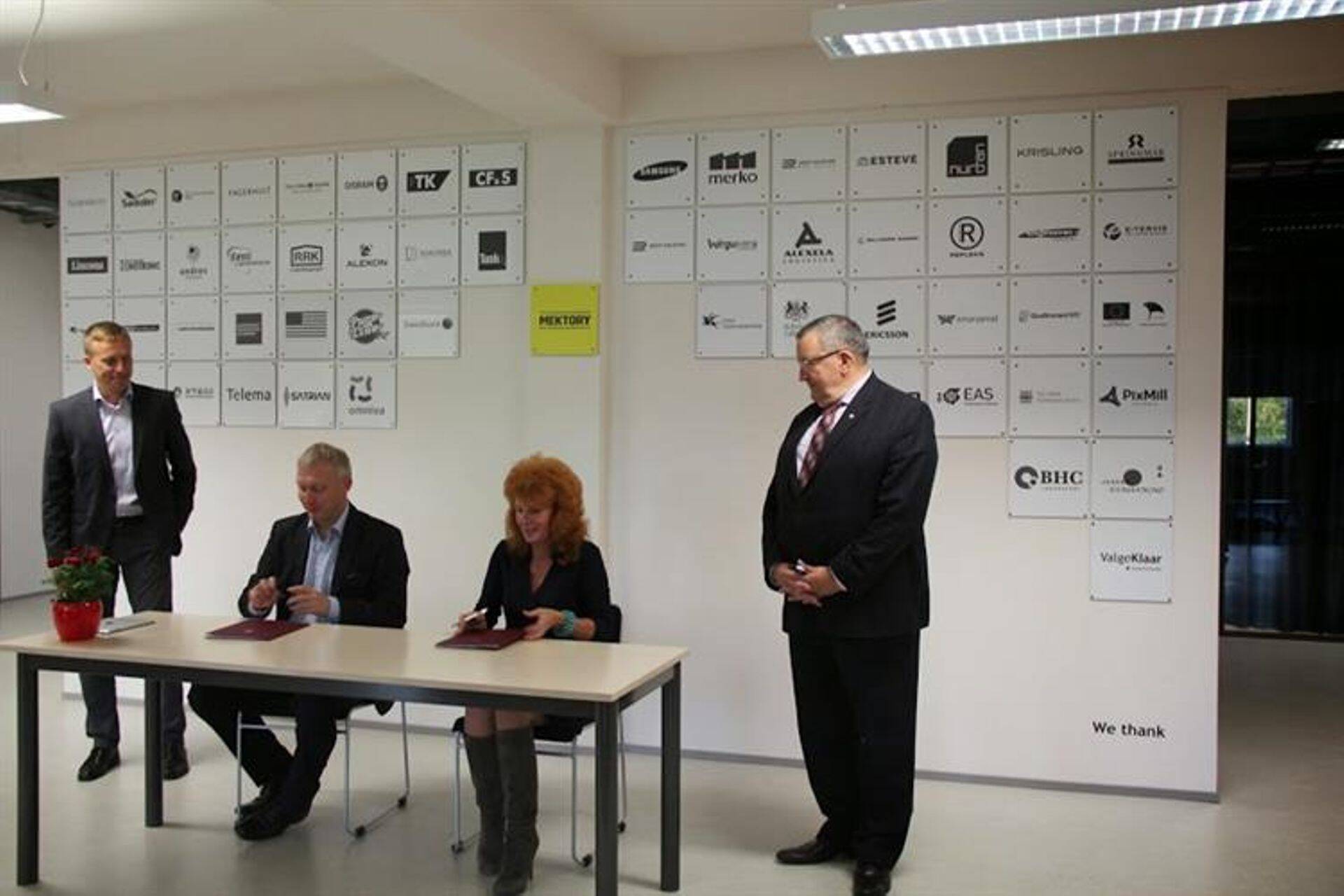 Vasakult Taimo Murer (TREV-2), Erkki Mölder (TREV-2), Tea Varrak (TTÜ), Andres Keevallik (TTÜ)