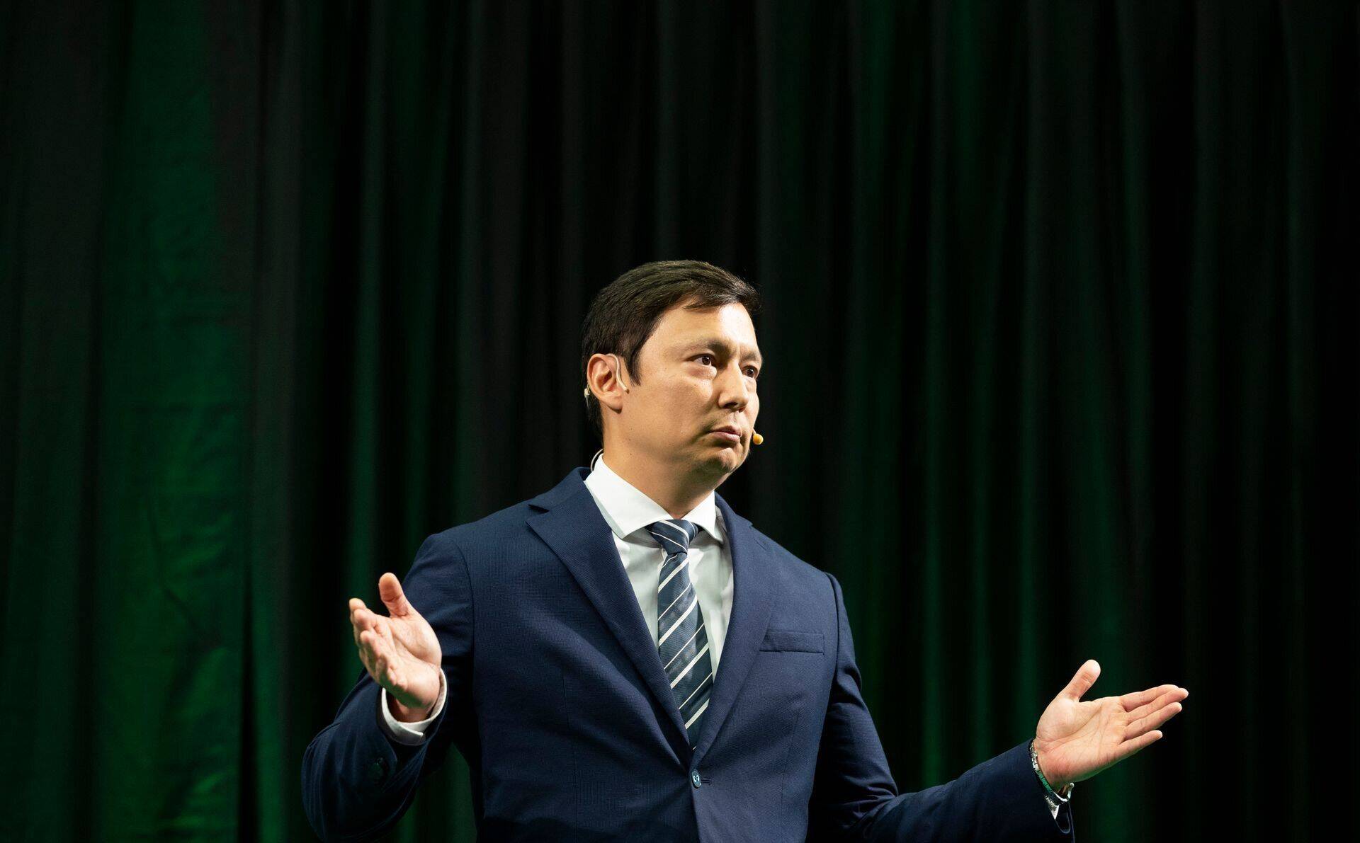 Михаил Кылварт.