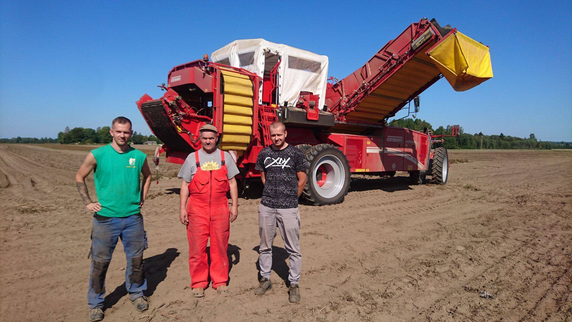 Simuna Remox OÜ põldudel võib nüüdsest askeldamas näha uut kartulikombaini.