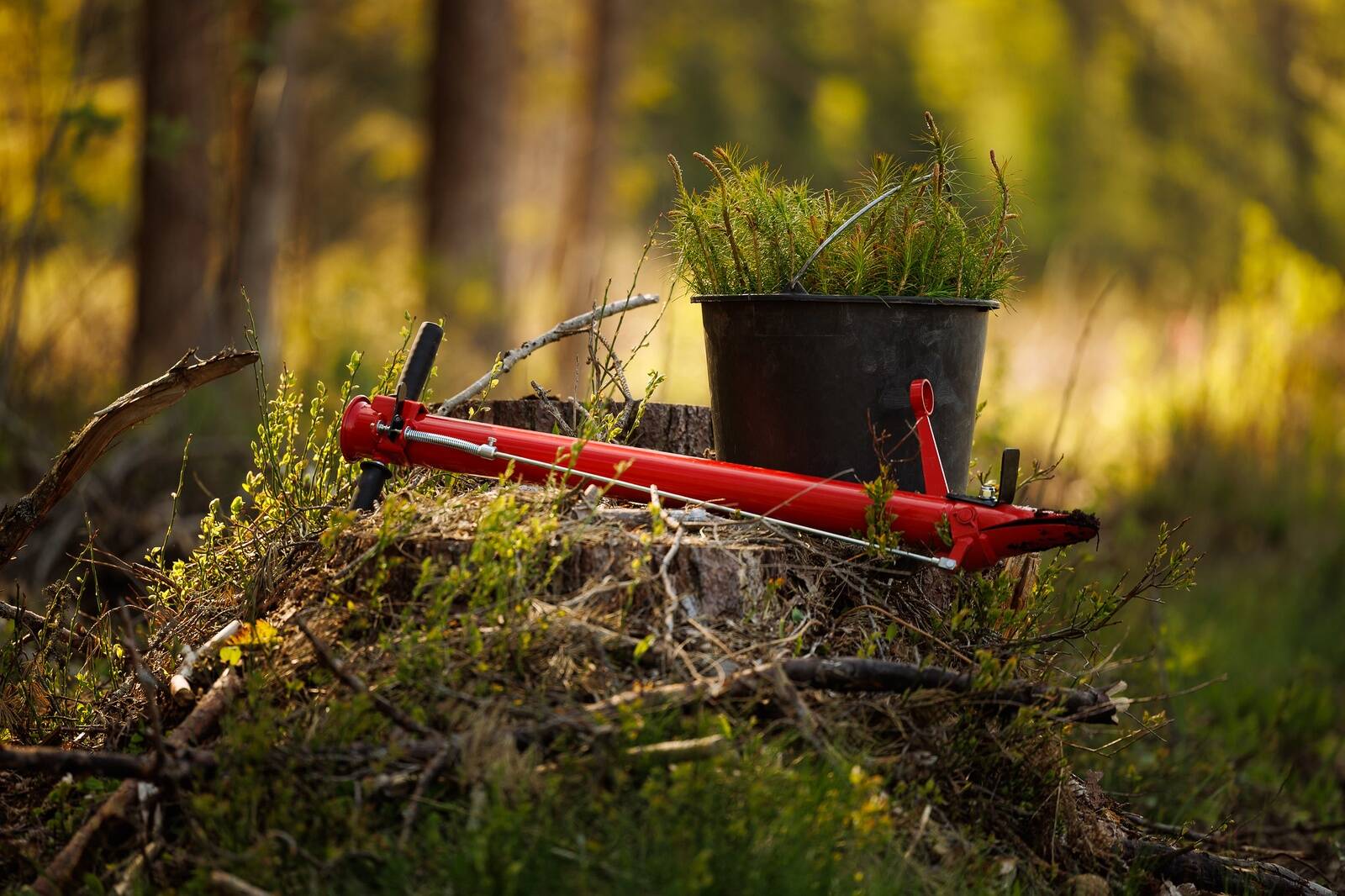 Istutajate põhiline töövahend on istutustoru.