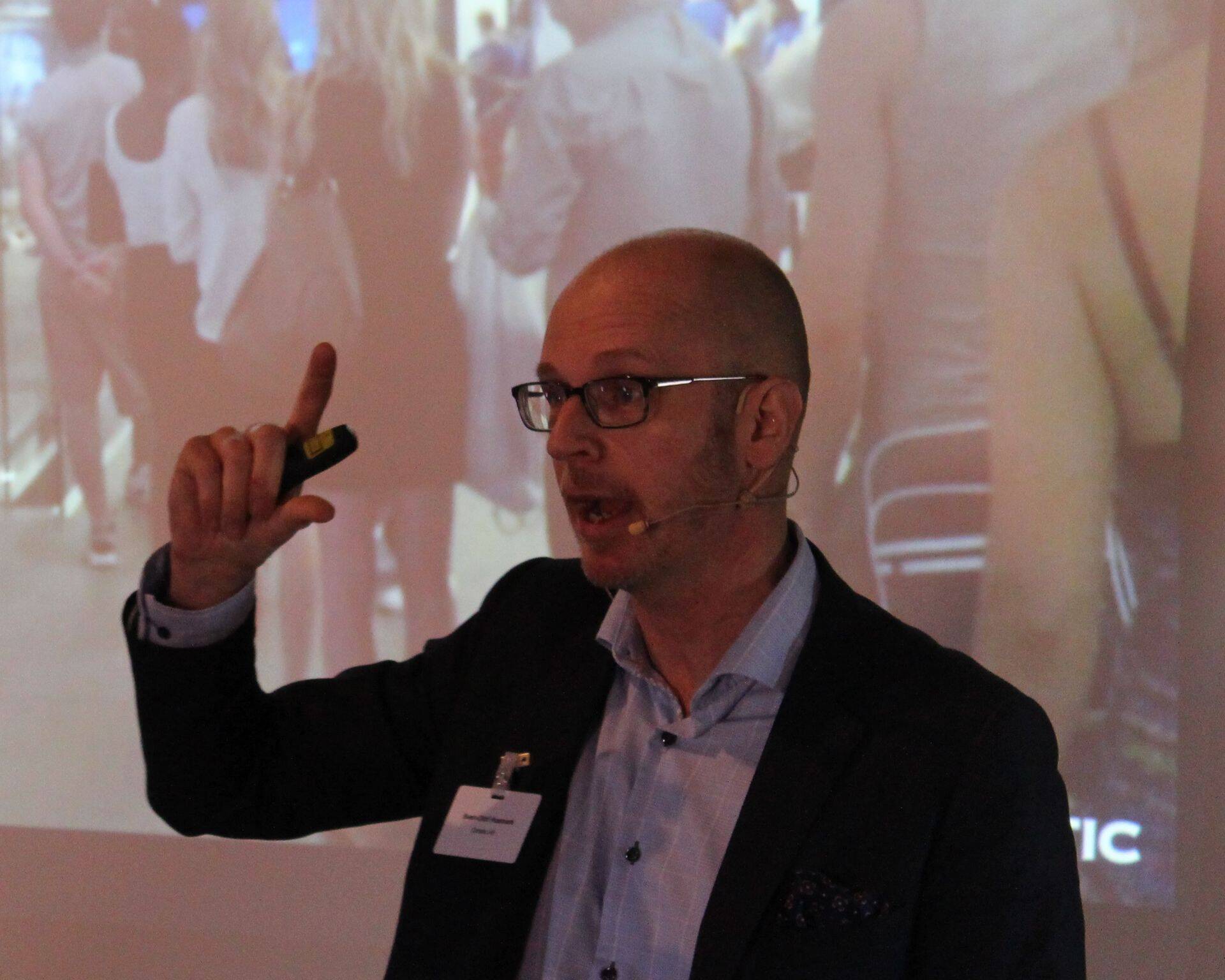 Tehnoloogiaettevõtte Qmaticu asepresident ja turundusdirektor Sven-Olaf Husmark Hansabi seminaril