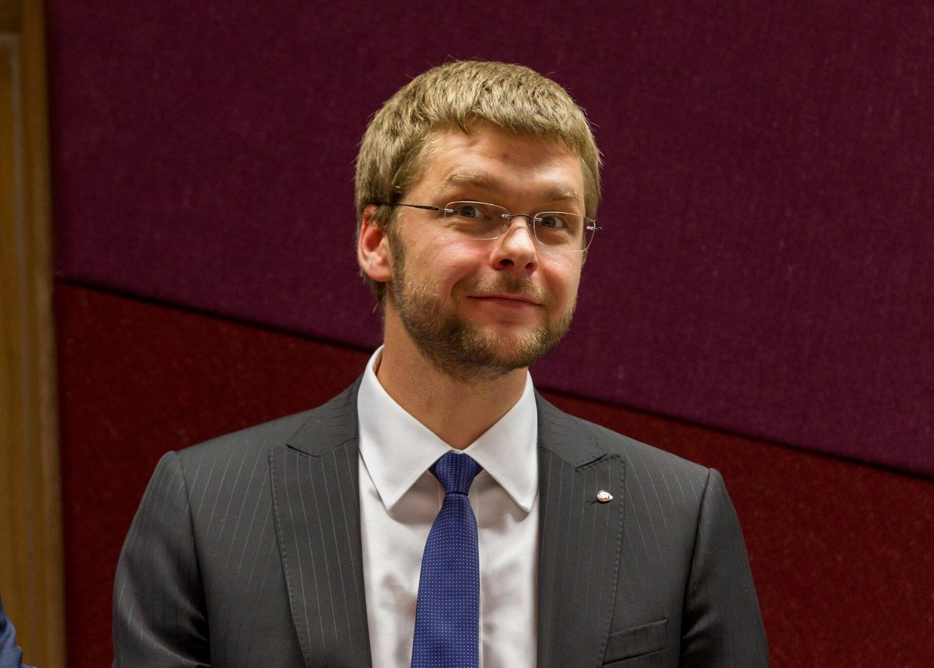 Sotsiaaldemokraadist haridus- ja teadusminister Jevgeni Ossinovski on püüdnud oma investeeringut hajutada eri regioonide ja valdkondade vahel.