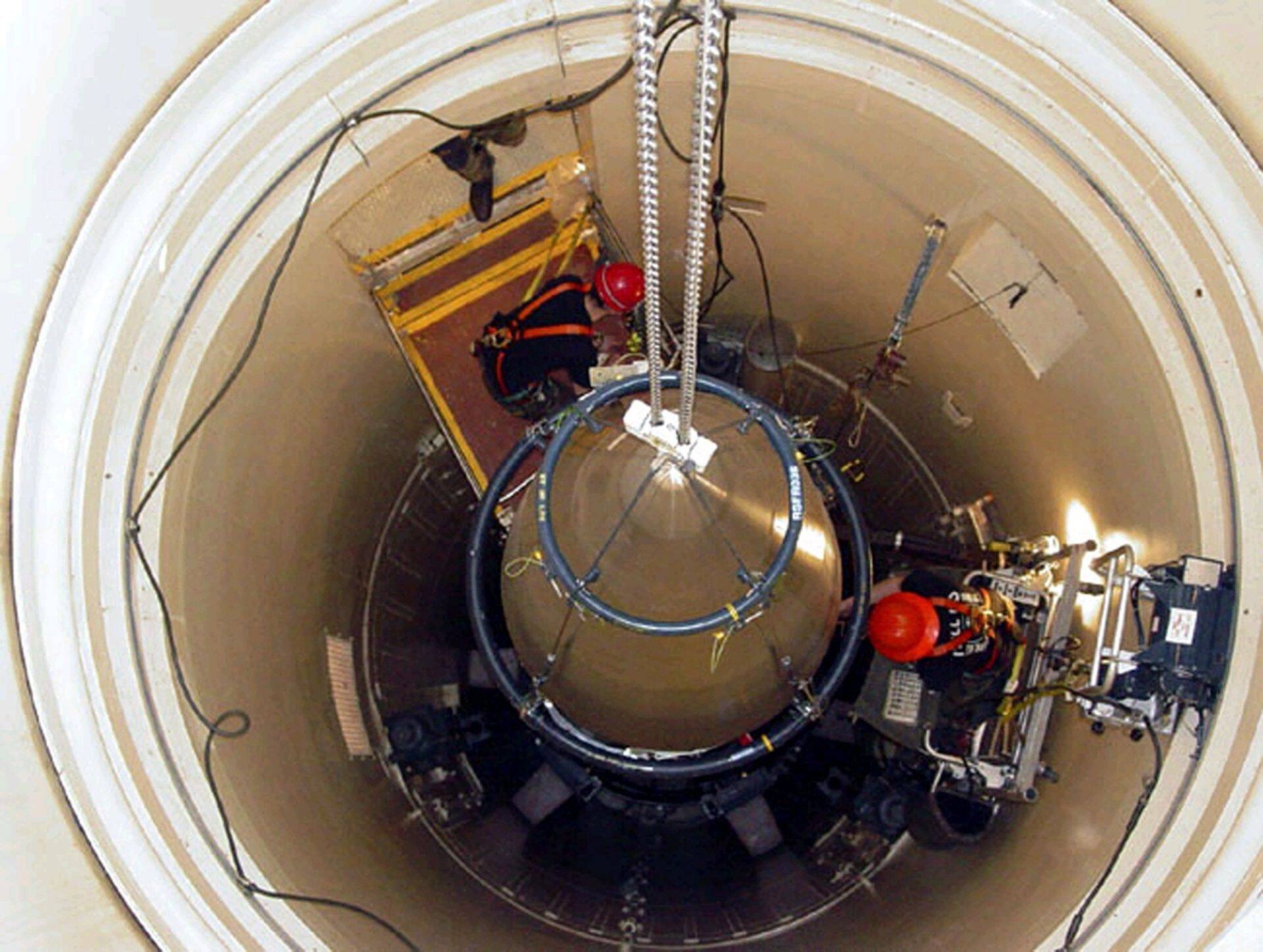Aatomipomm kapslis.