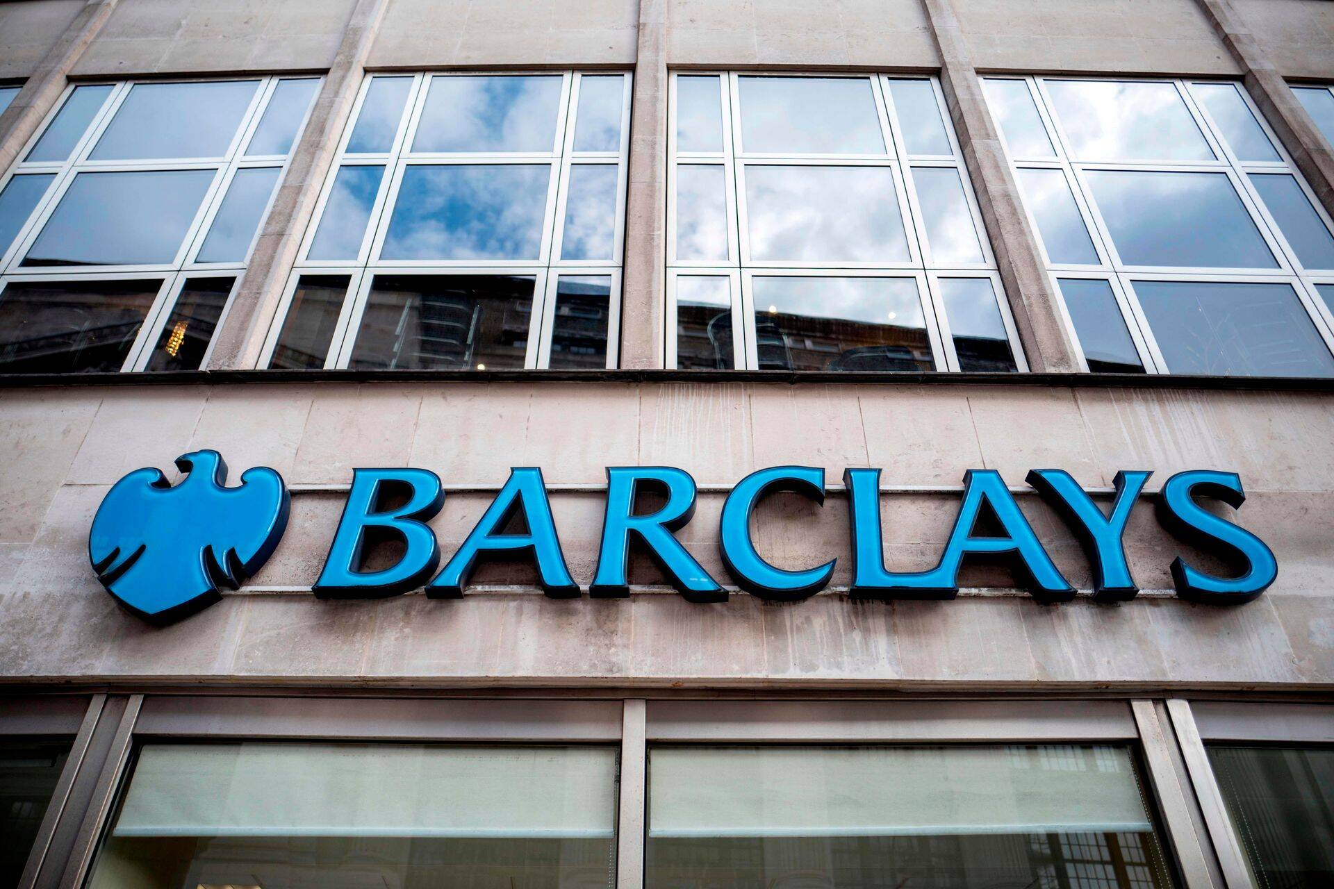 Barclays - один из оштрафованных банков.