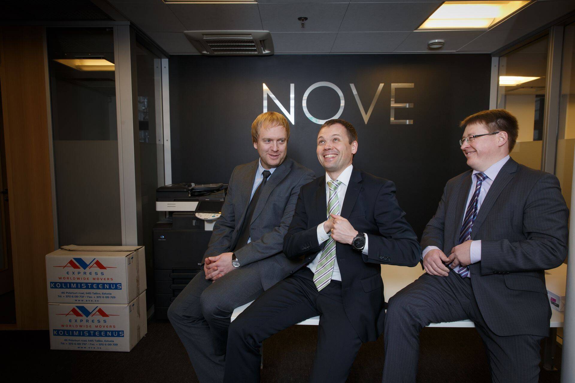 Advokaadibüroo NOVE partnerid Kristjan Tamm, Urmas Volens ja Veikko Puolakainen (pildilt puudu Andrus Kattel) näevad turul kohta majandusalaste kohtuvaidlustega tegelemiseks.