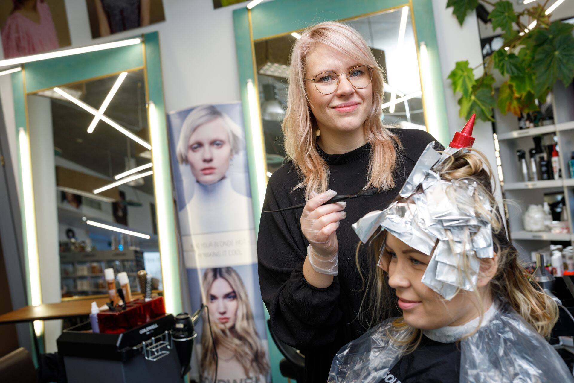Omanimelise salongi pidaja Helen Heinroos ütles, et kaardimaksed on kulukad ning iga aastaga näib tal selleks aina enam raha kuluvat.