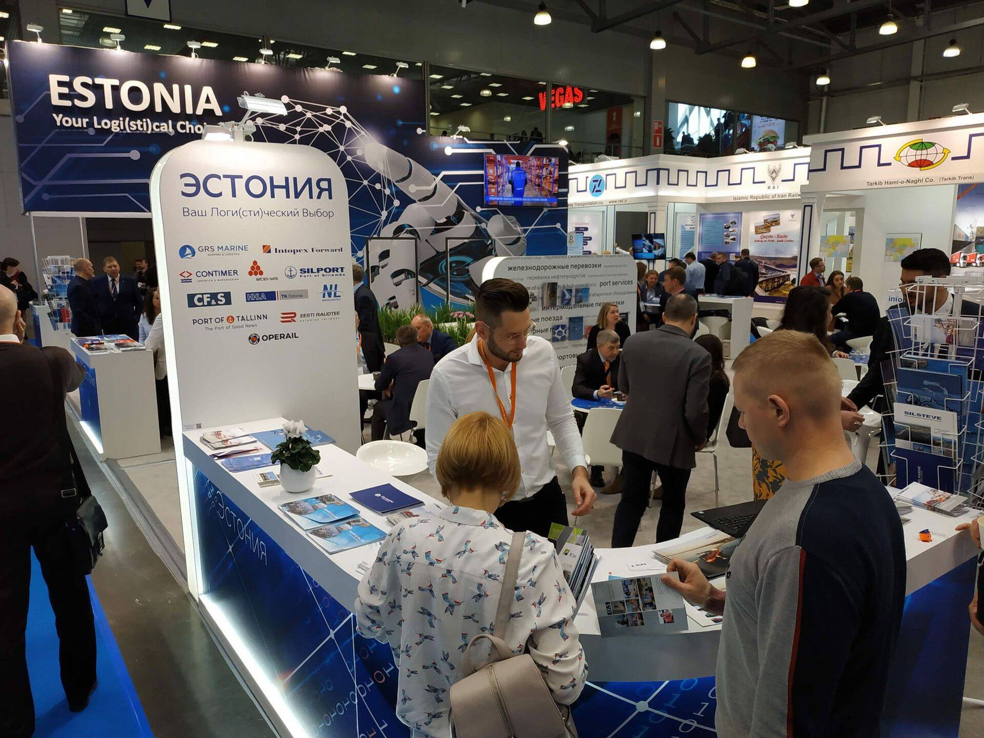 На выставке TransRussia 2019 единый стенд эстонских транспортно-логистических компаний был выполнен в инфотехнологическом стиле, с целью подчеркнуть проводимый в Эстонии курс на тотальную цифровизацию.
