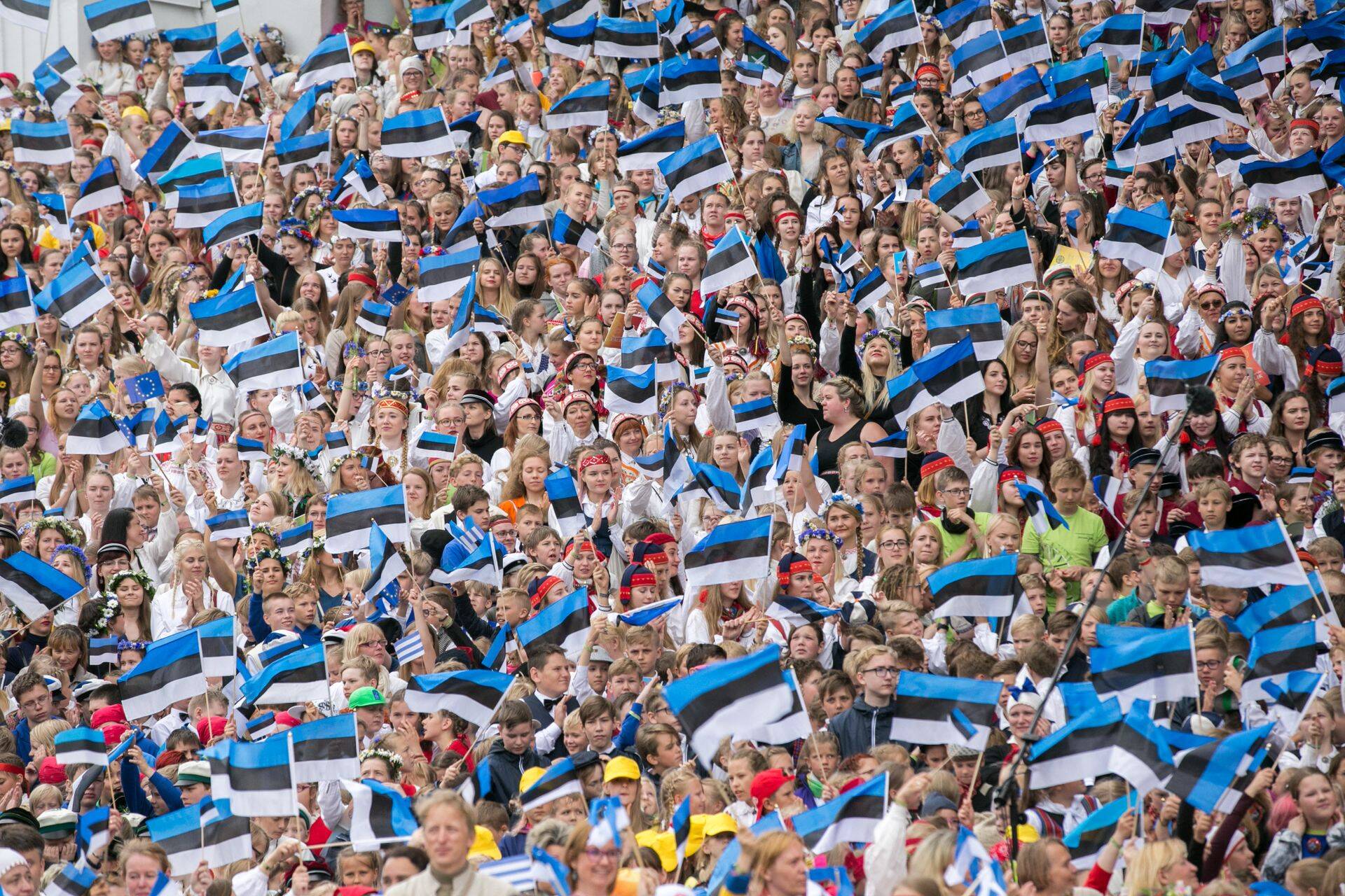 Laulupeo "Mina jään" avamine.