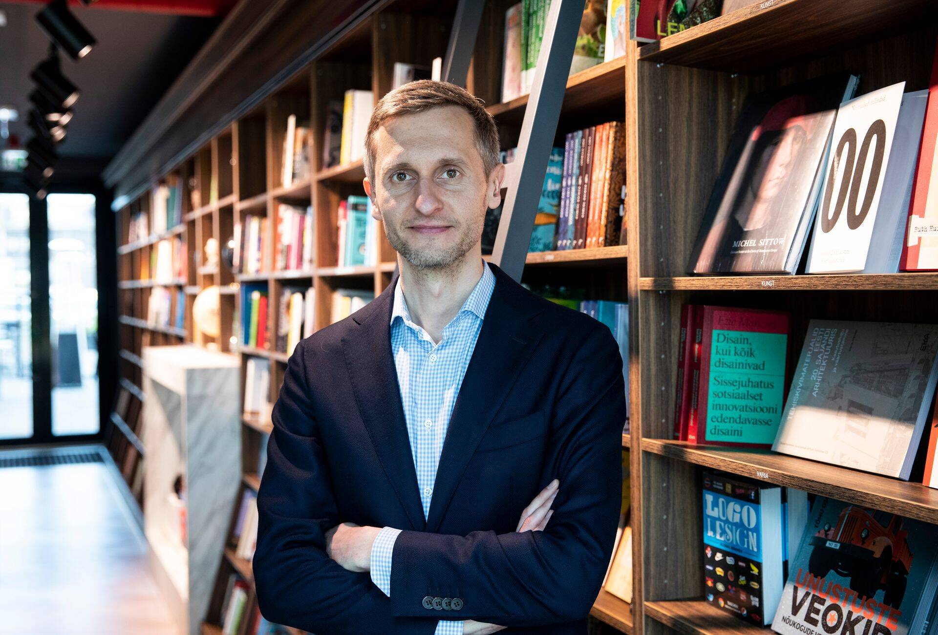 Hetkel on Rahva Raamatul üle Eesti 11 raamatupoodi, millest enamik asub kaubanduskeskustes ning kaks asuvad keskustest eraldi. Fotol ettevõtte juht Jan Plaan.
