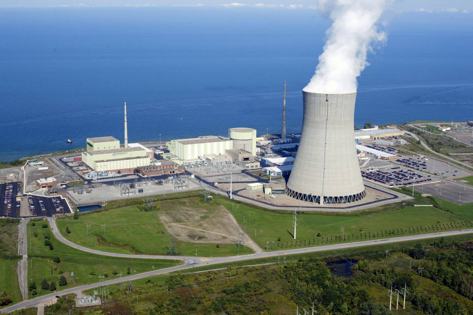 Nn kommunaalteenuste sektori (Utilities) alla liigitub ka USA suurim tuumaelektrijaamade operaator Exelon.