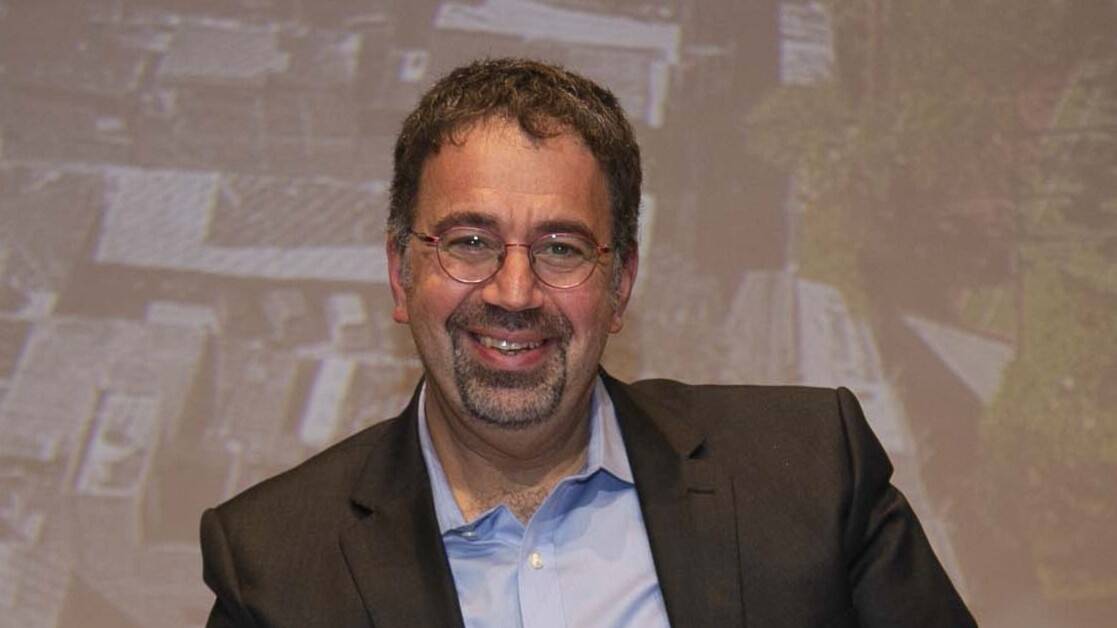 MITi majandusprofessor Daron Acemoglu pälvis koos Simon Johnsoni ja James A. Robinsoniga tänavuse Nobeli majanduspreemia. Ta on raamatute “ Why Nations Fail: The Origins of Power, Prosperity and Poverty” (2019) ja “ Power and Progress: Our Thousand-Year Struggle Over Technology and Prosperity” (2023) kaasautor.