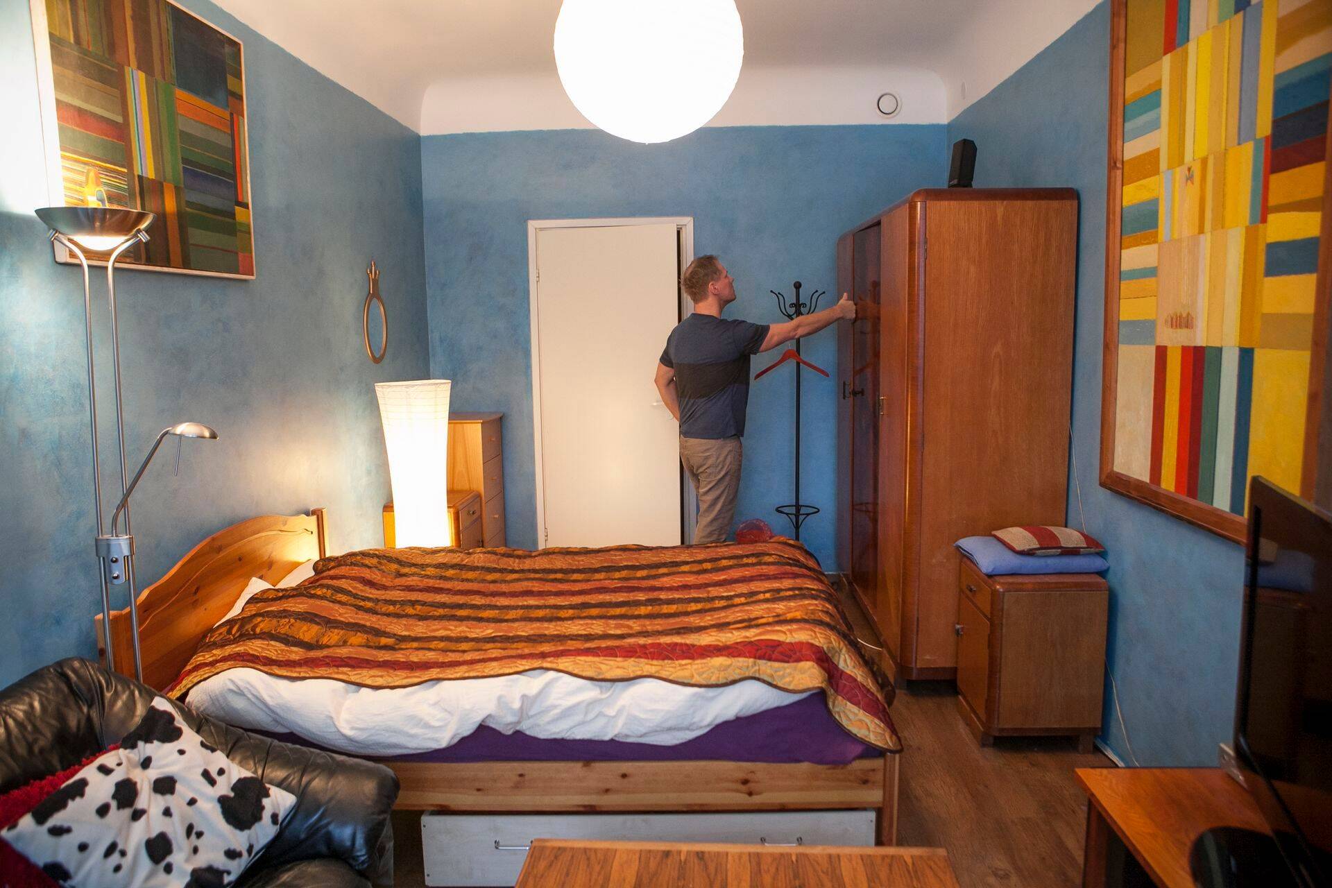 Tallinnlane Peeter üürib Airbnb vahendusel reisijatele välja üht tuba oma Tallinna kesklinna korterist