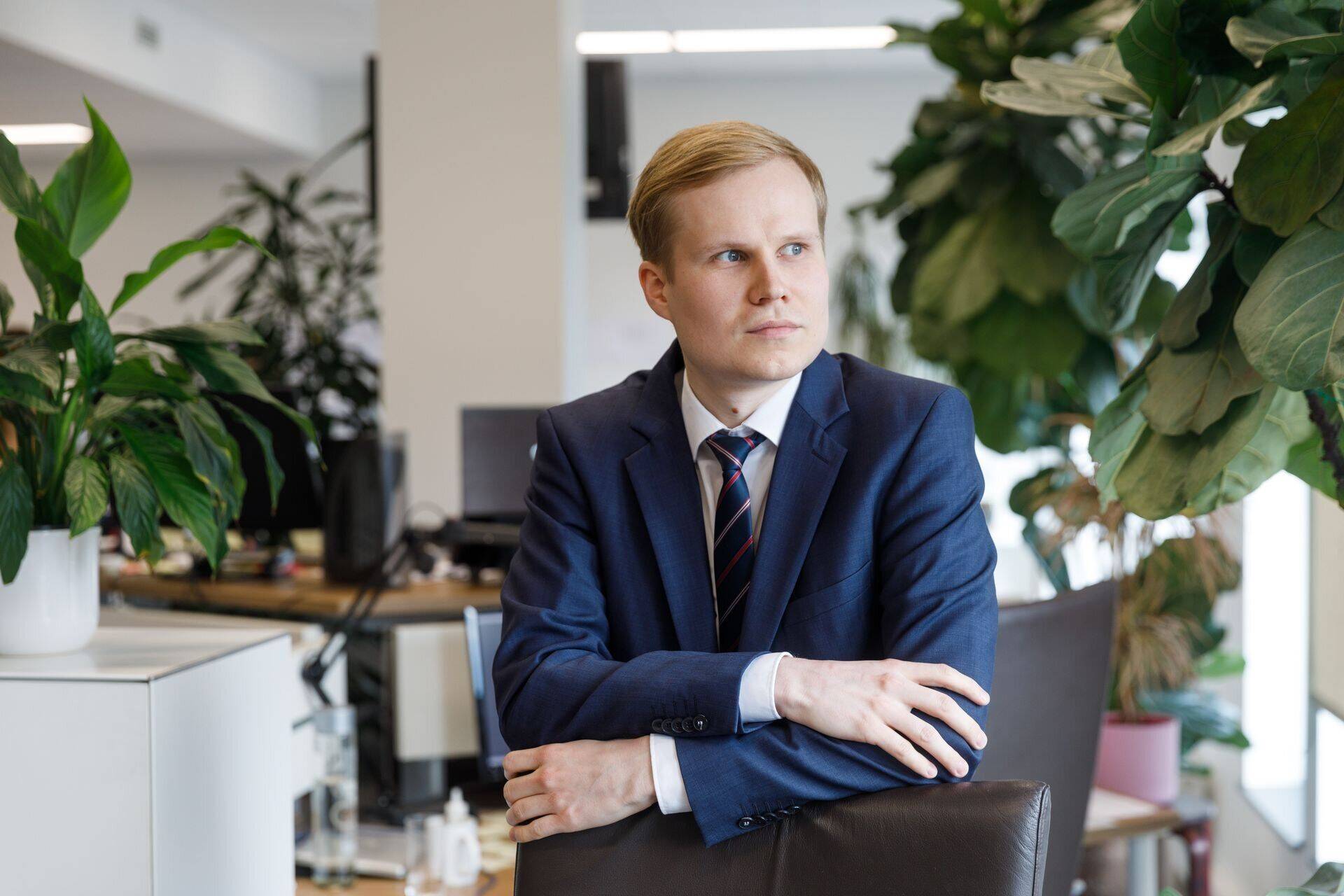 По словам Михкеля Вялья, управляющего фондом Trigon Capital, продажа активов, как правило, начинается с наиболее ликвидных инвестиций.