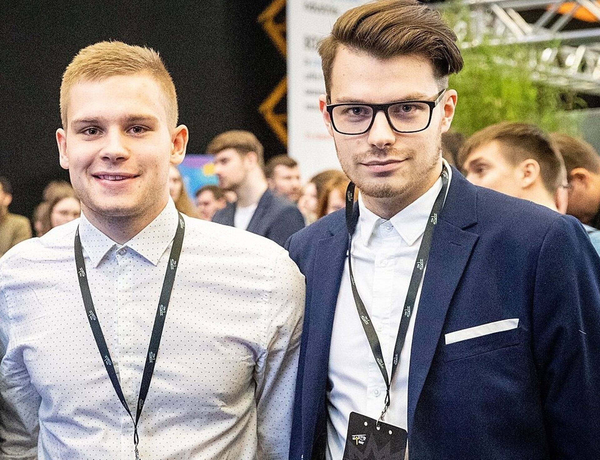Risto Vaher (vasakul) ja Kevin Janson tegelevad mõttemalli muutmisega metsandusäris.