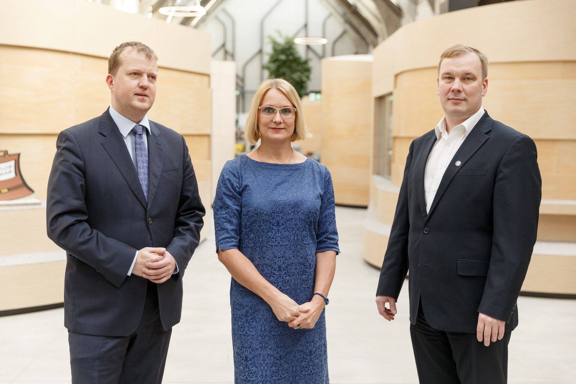Rahapesu andmebüroo juht Madis Reimand, Soraineni vandeadvokaat Karin Madisson ja LHV rahapesu tõkestamise juht Aivar Paul.