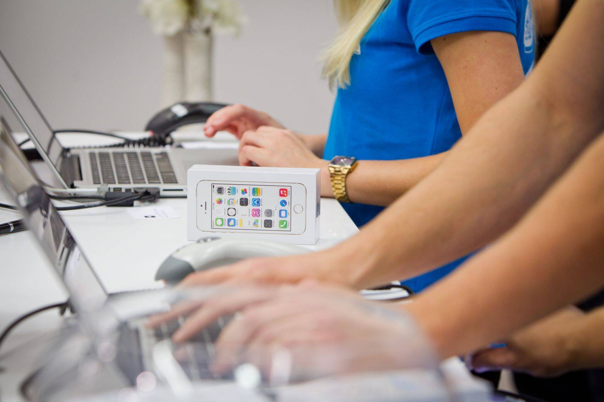 Nooremad põlvkonnad on infotehnoloogiliste arengutega painlikumalt toime tulnud ja on seetõttu saavutanud paljudes ühiskondlikes aspektides teatava edumaa.