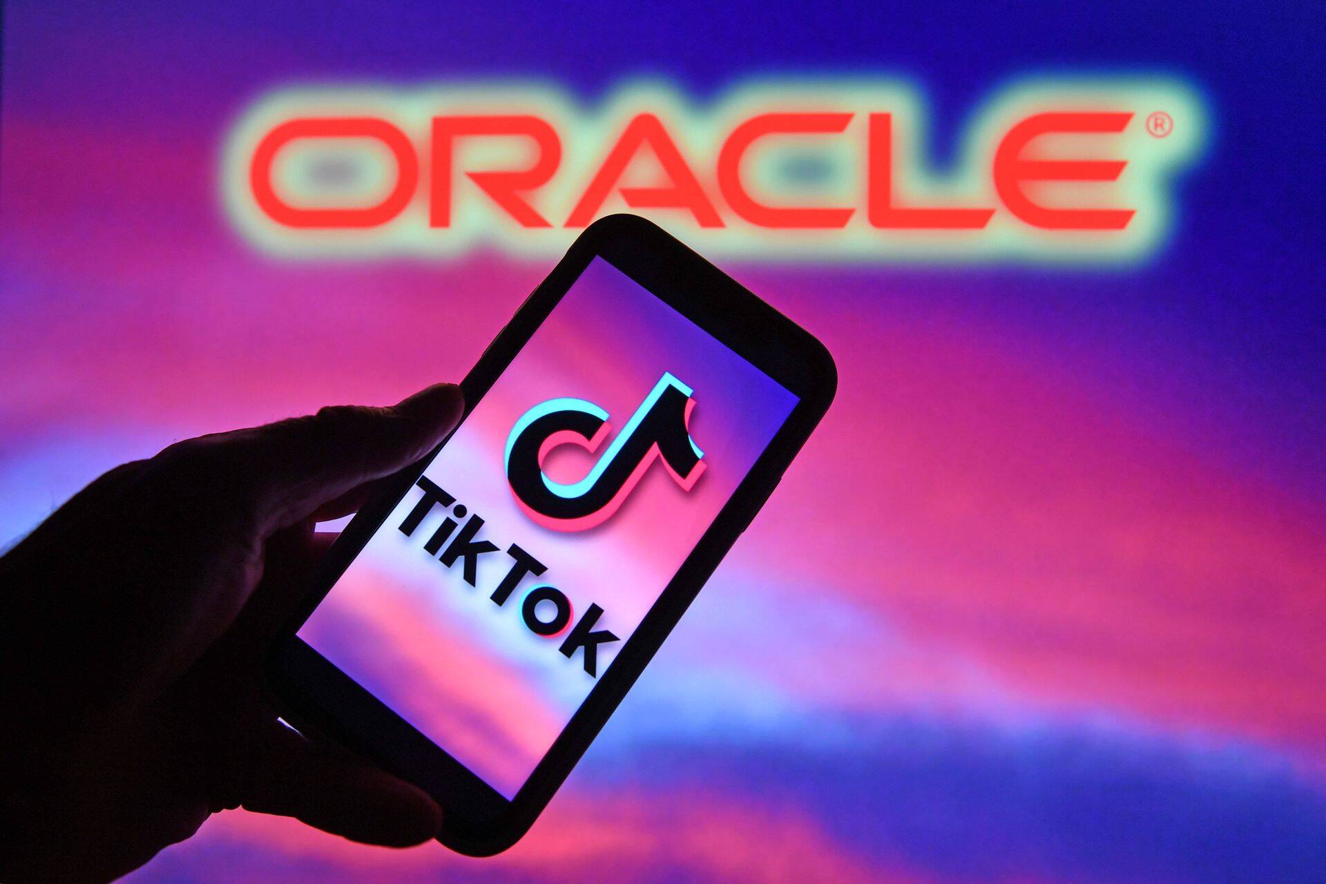 Tehnoloogiafirma Oracle saaks TikToki globaalses äris 12,5% suuruse osaluse 7,5 miljardi dollari eest. Walmarti osalus läheks maksma 4,5 miljardit dollarit.