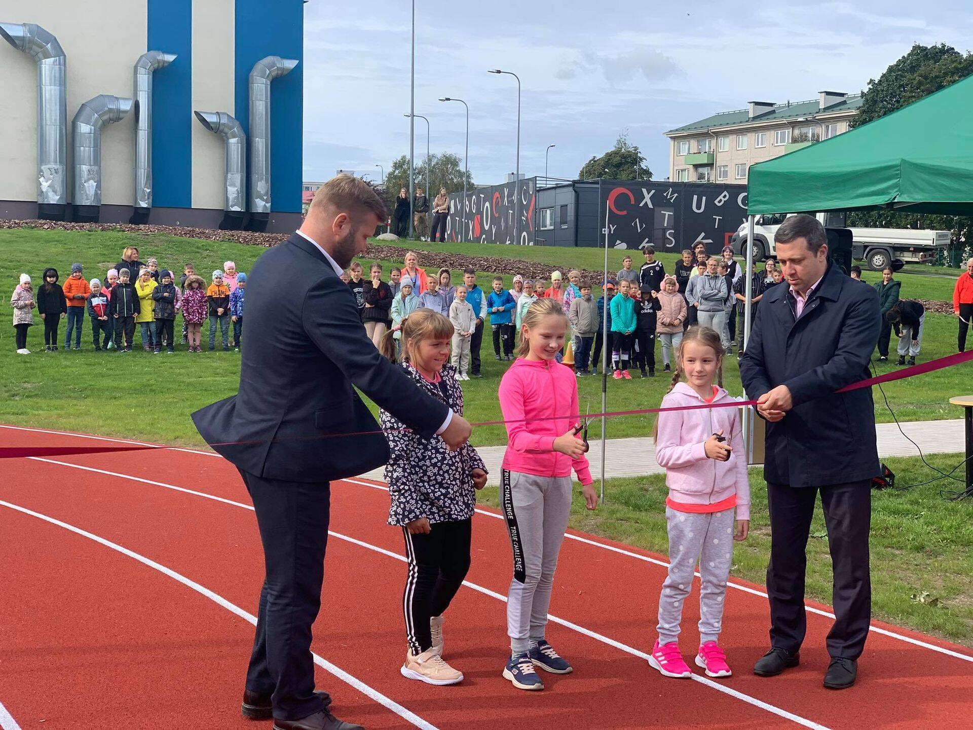 Tallinna 53. Keskkooli staadioni avamine.