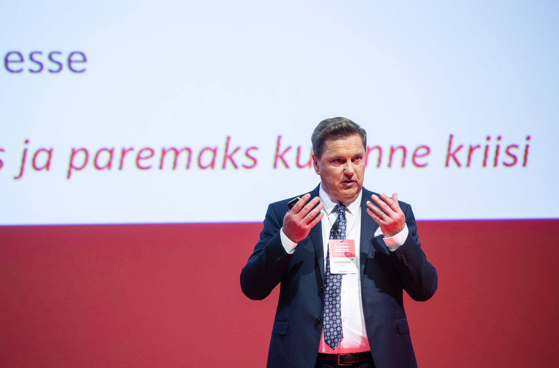 Kui oleks saanud kriisi aimata, siis jätnuks Ain Hanschmidt dividendid välja võtmata.