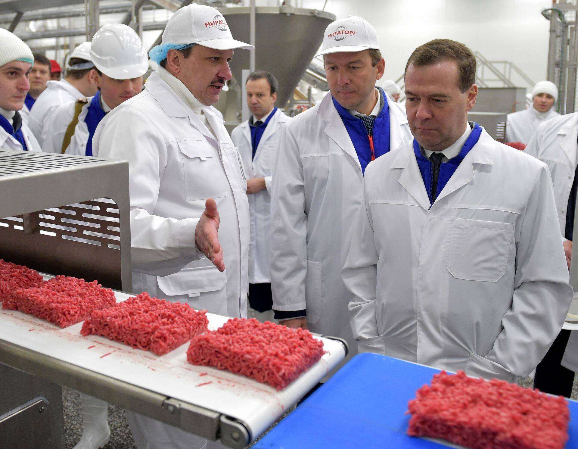 Venemaa peaminister Dmitri Medvedev visiidil Brjanskis asuvas lihatööstuses.