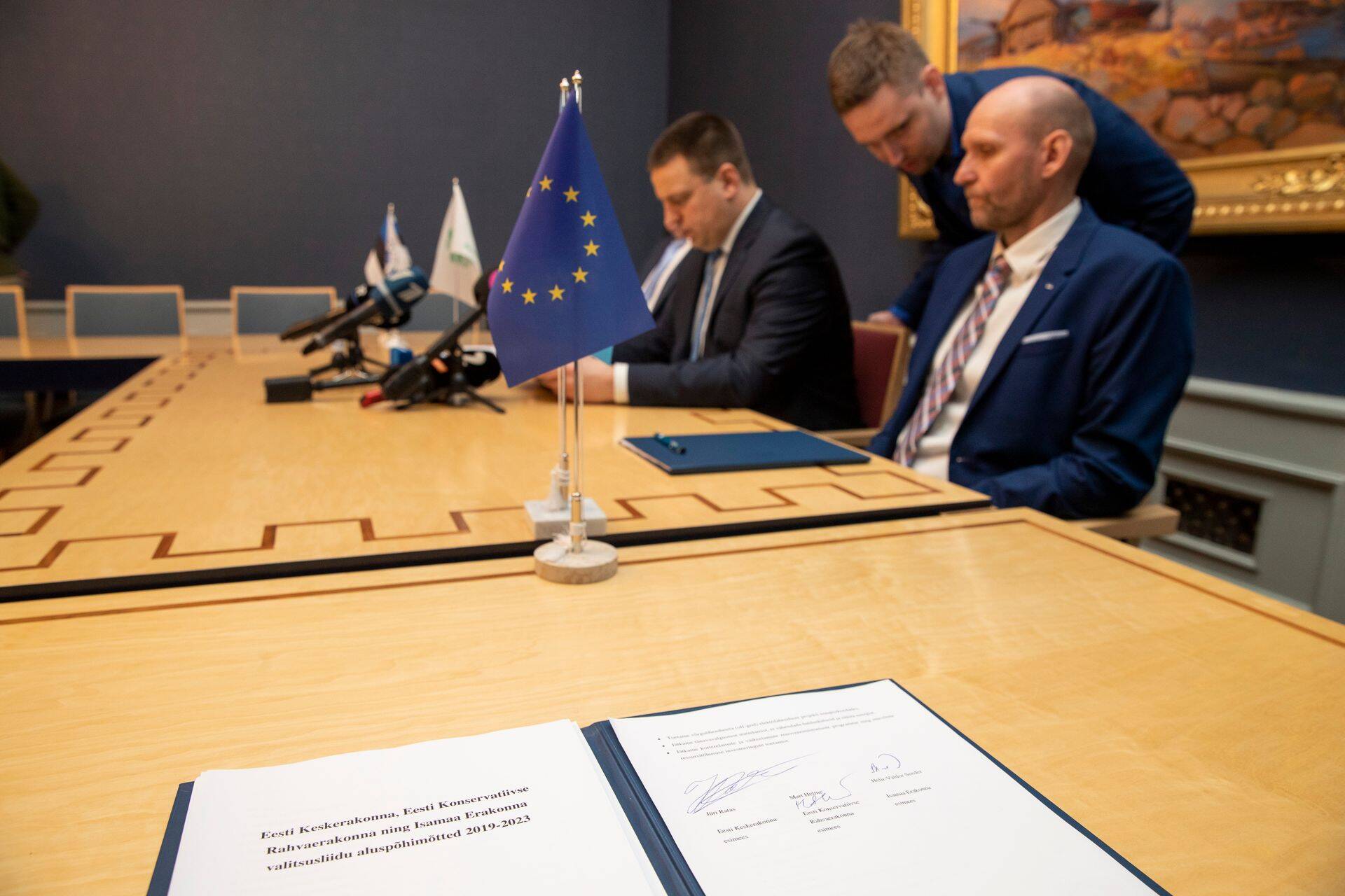 Täna allkirjastati riigikogus Keskerakonna, Isamaa ja EKRE koalitsioonileping.