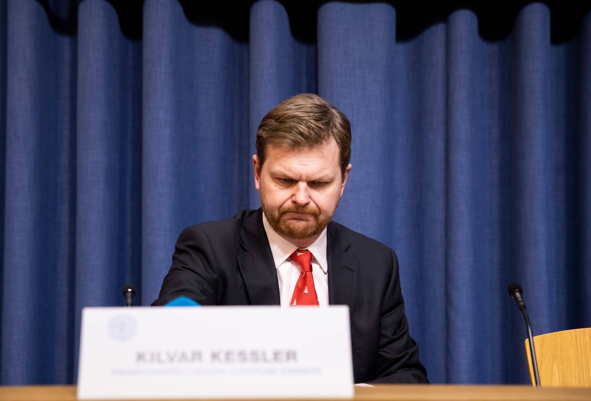 Kilvar Kessler ütles täna pressikonverentsil, et Finantsinspektsiooni meelest on Taani järelevalve panka kohelnud siidikinnastes.