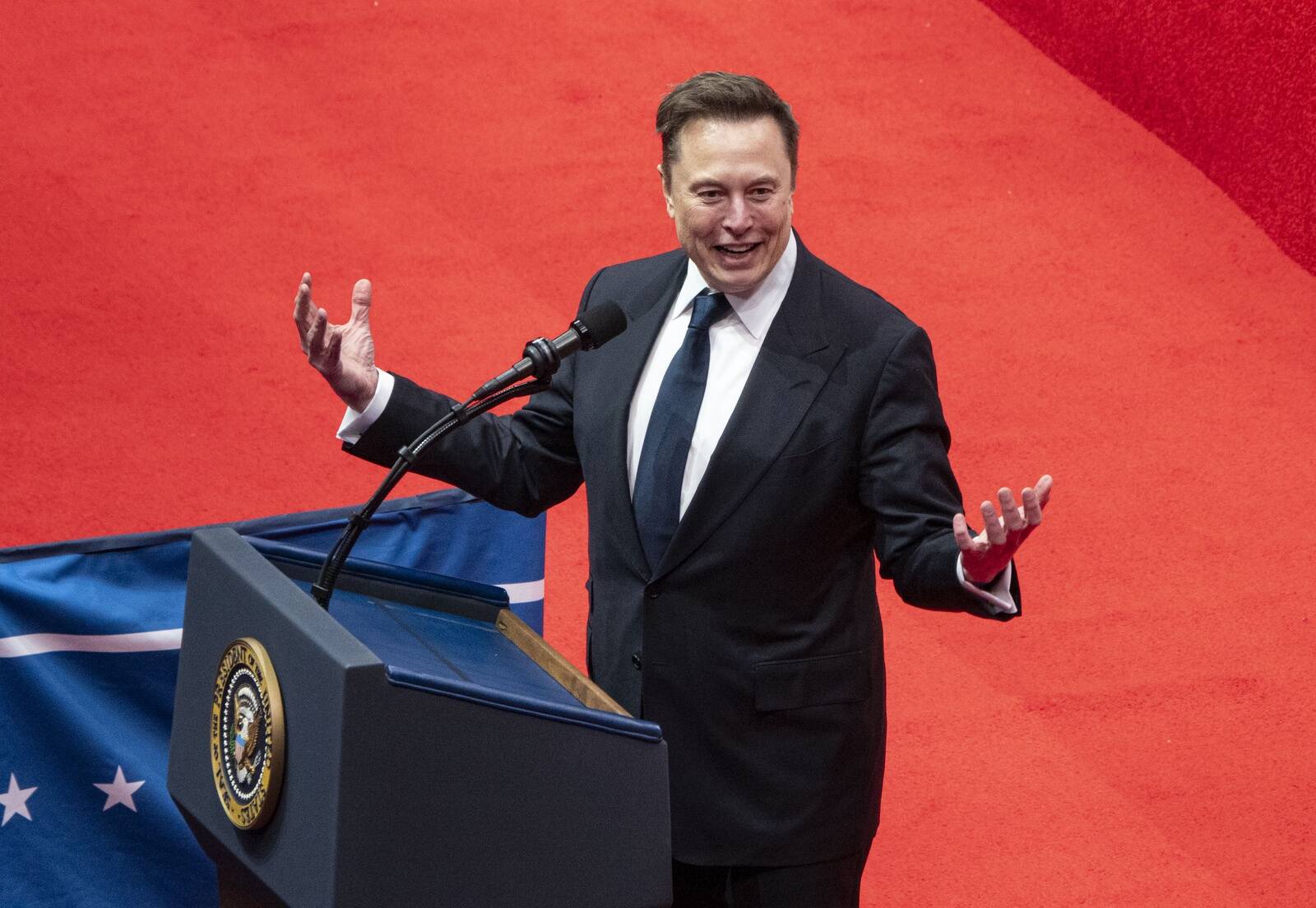 Musk loodab võimalike sanktsioonide suhtes Donald Trumpi kaitsele.