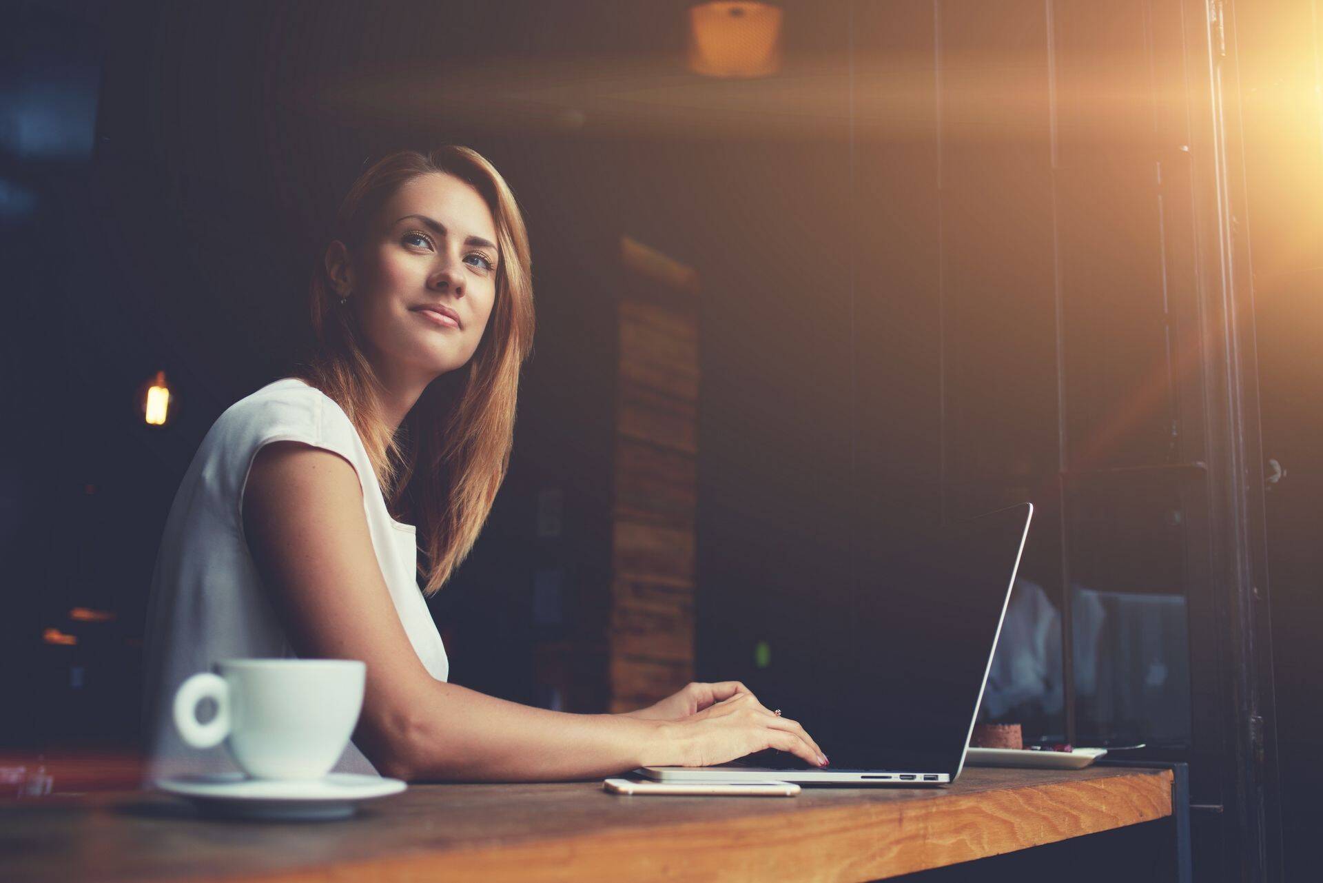 Väljas kohvijoomine on üks tarbetumaid kulutusi, samas kui vastupidav sülearvuti on väärt ost.