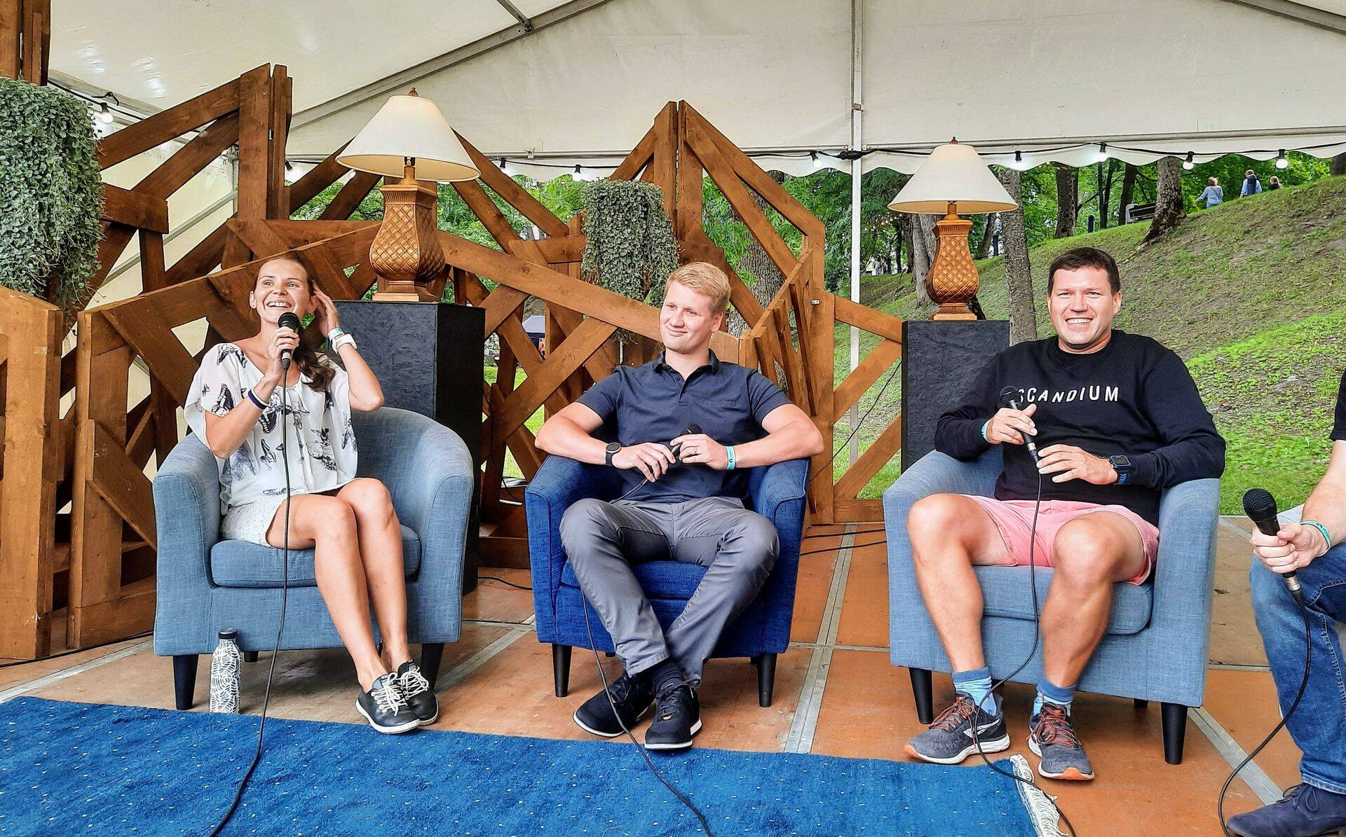 Investorid Liisi Kirch, Kristjan Liivamägi ja Jaak Roosaare rääkisid Arvamusfestivalil enda kogemustest finantsvabaduseni jõudmisel.