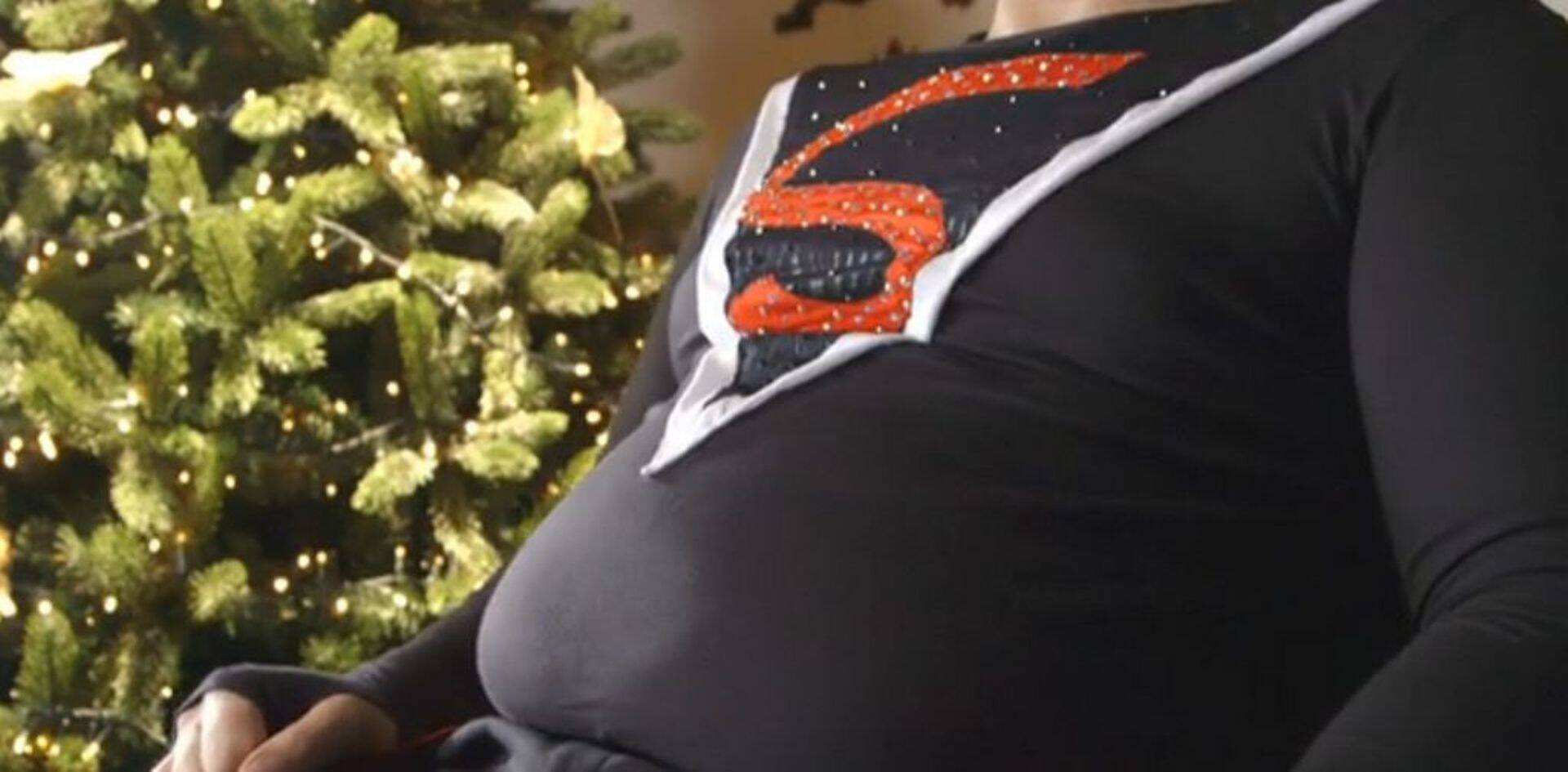 Savisaare jõulutervitus Supermanina.