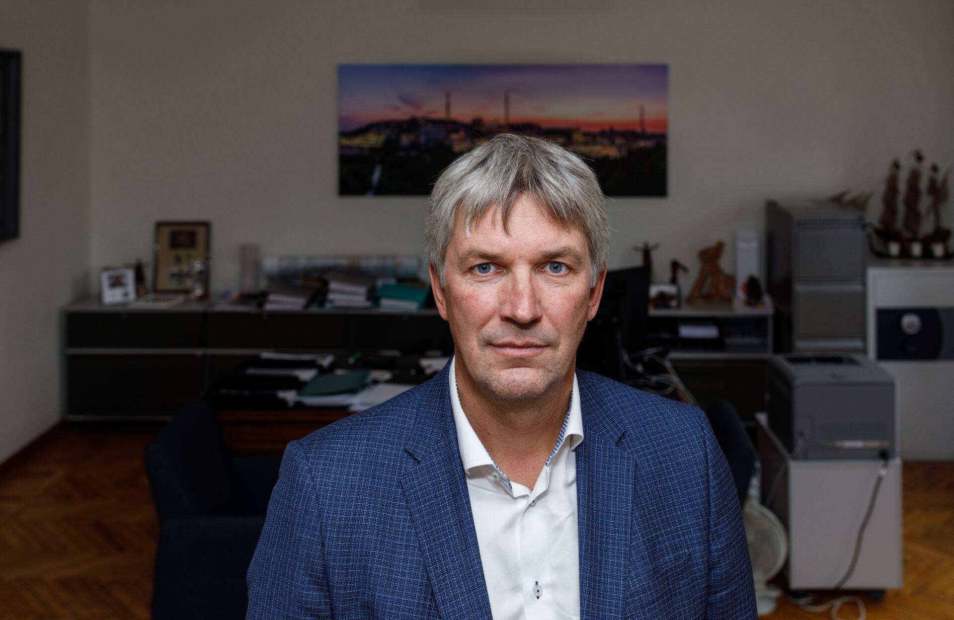 Koalitsioonileppe sõnastused on ebamäärased ja kaheti arusaadavad, rääkis Viru Keemia Grupi juht Ahti Asmann.