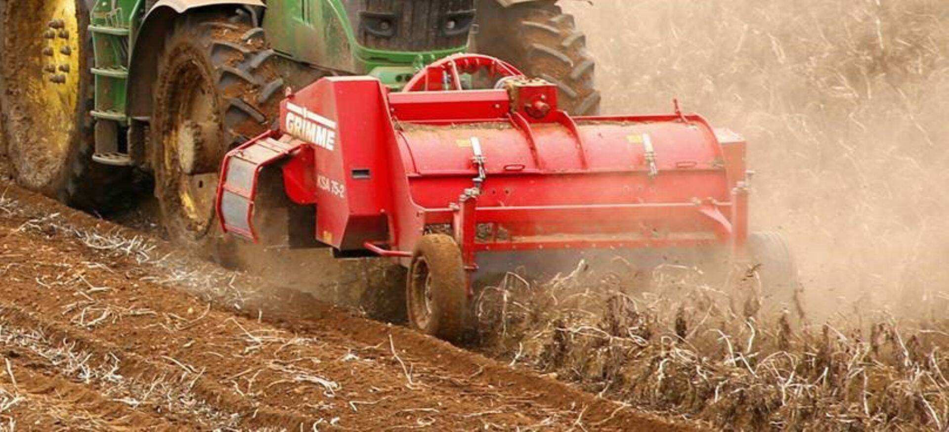 Grimme KSA75-2 2-realine, vao laiustele 75-90cm, ristkonveieriga, koos tugiratastega konstantse sügavuse hoidmiseks.
