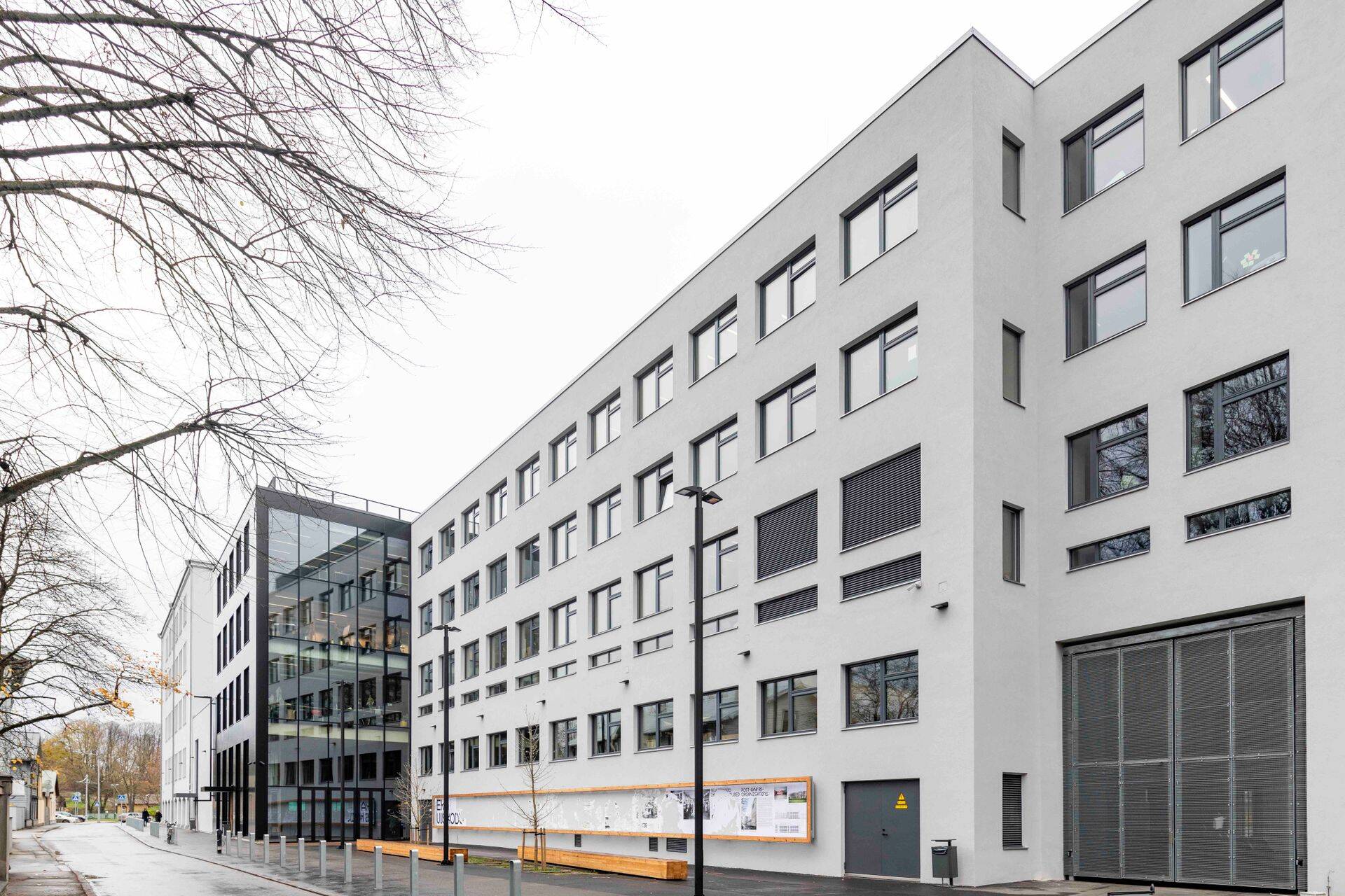 Eesti Kunstiakadeemia hoone Tallinnas Põhja puiesteel.