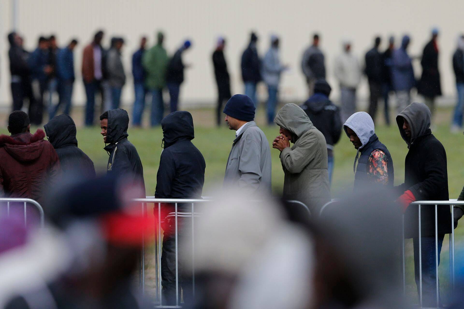 Põgenikud Aafrikast, Afganistanist ja Süüriast Prantsusmaal Calais's.