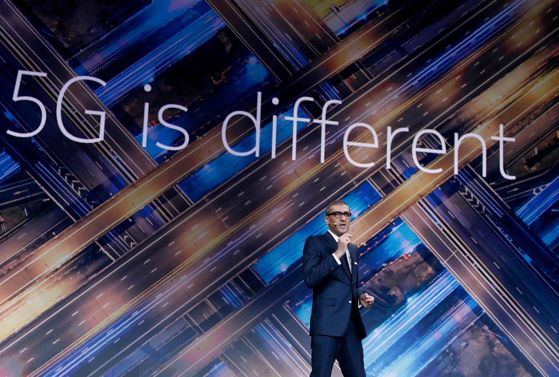 Nokia juht Rajeev Suri tutvustab 5G-tehnoloogiat.